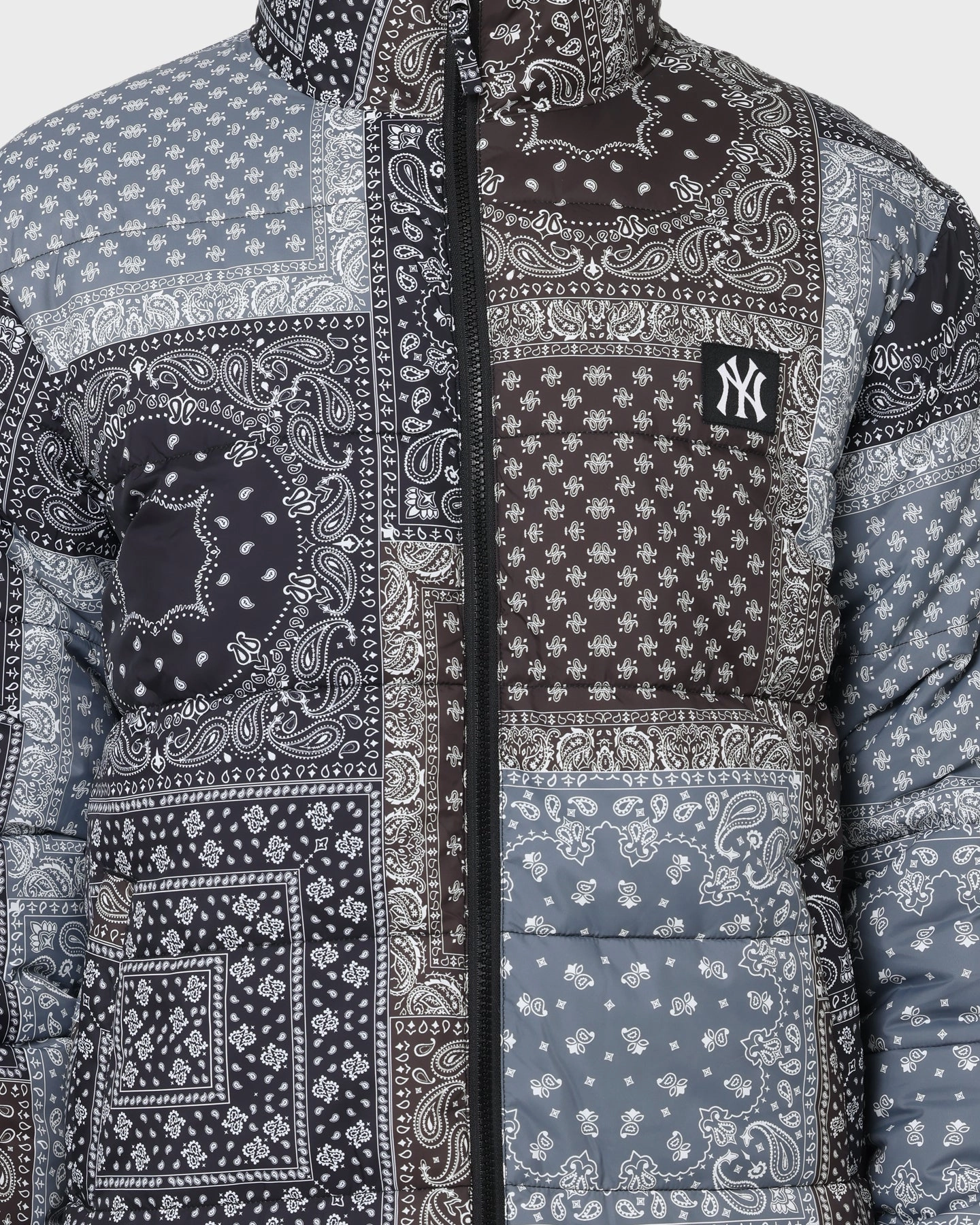 Packable Feature Majestic Athletic New York Yankees Bandana Paisley Jacket Tonal Aop Paisley