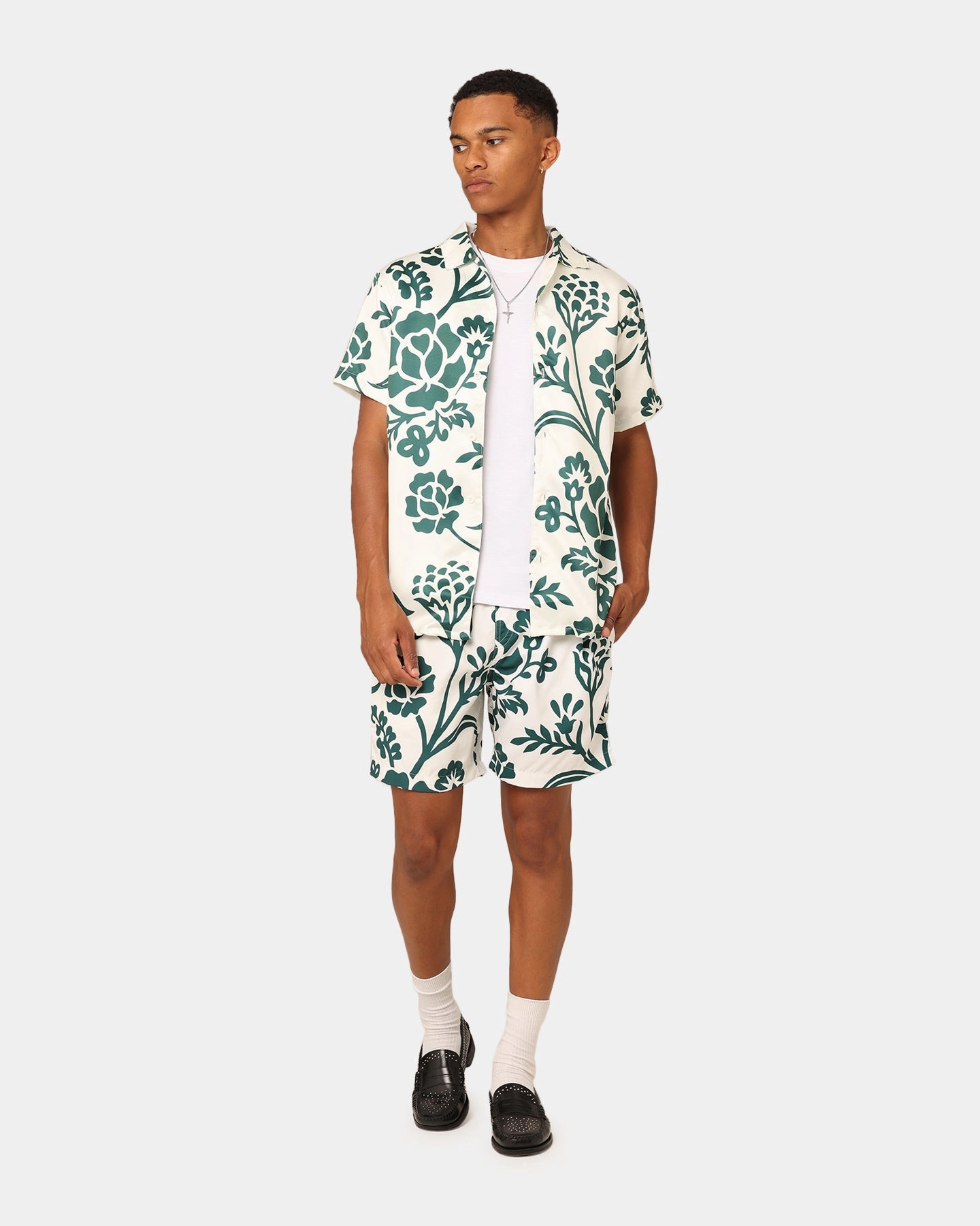 XXIII James Shorts Cream/Green Street Ready