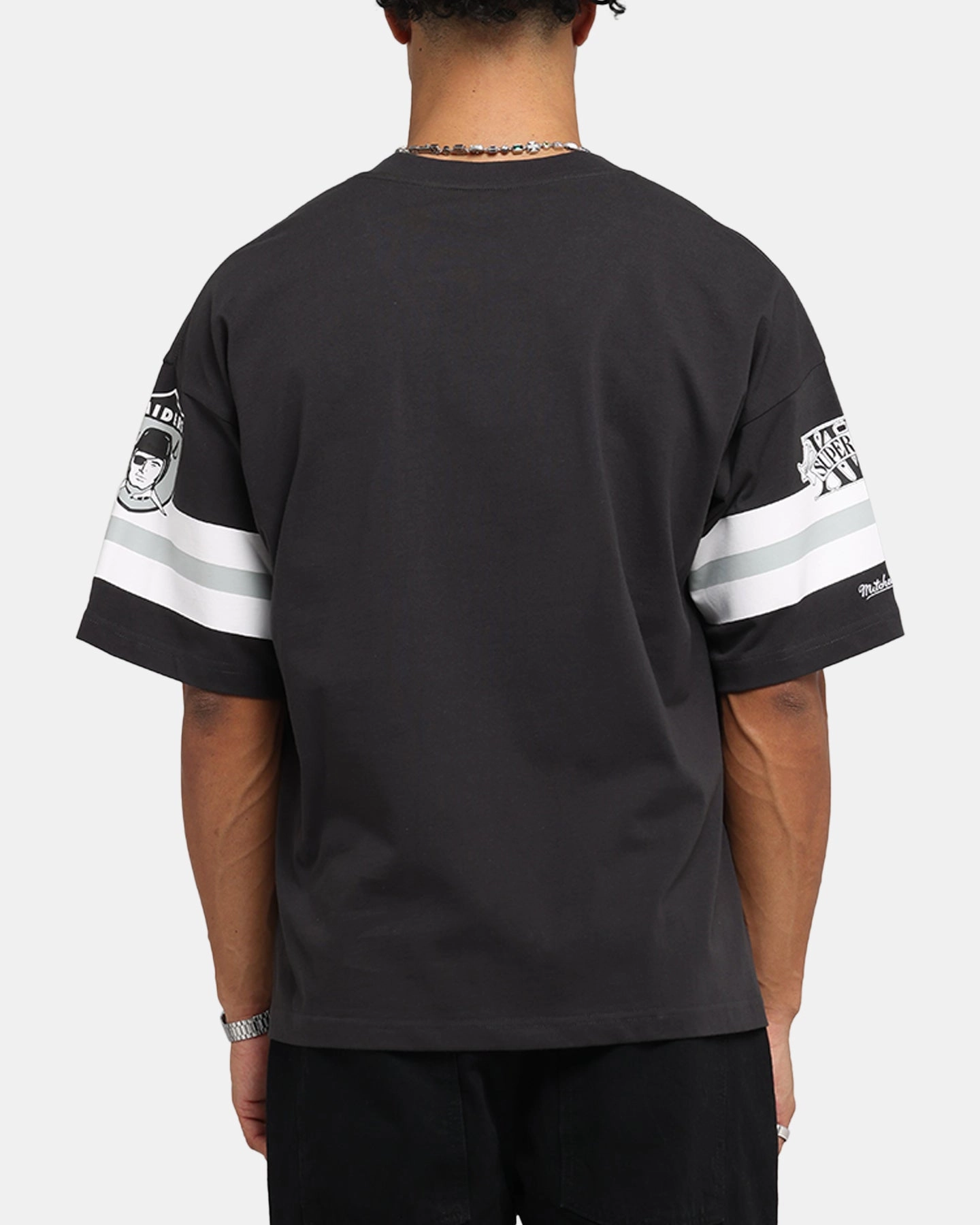 Mitchell & Ness Las Vegas Raiders XVIII Boxy T-Shirt Faded Black Seasonal Comfort Style Button Down
