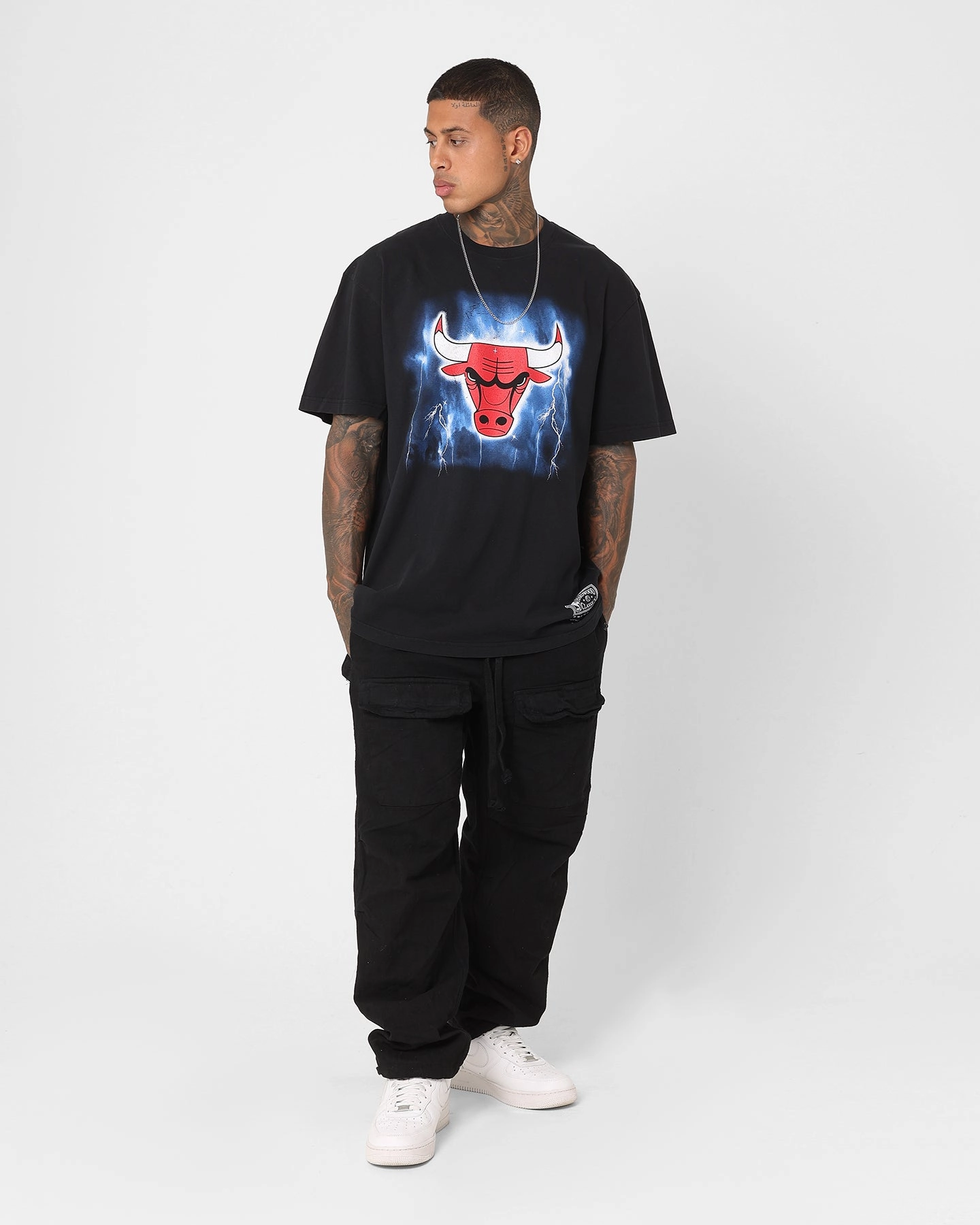 Mitchell & Ness Chicago Bulls Logo Lightning T-Shirt Black Foam Print Detail