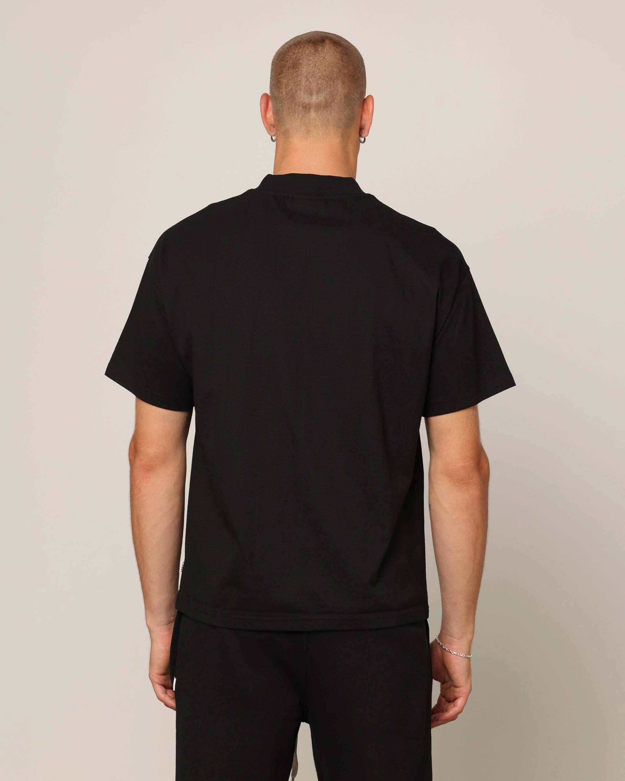 Carr?? Blanc T-Shirt Black Relaxed Comfort Casual Look Wear