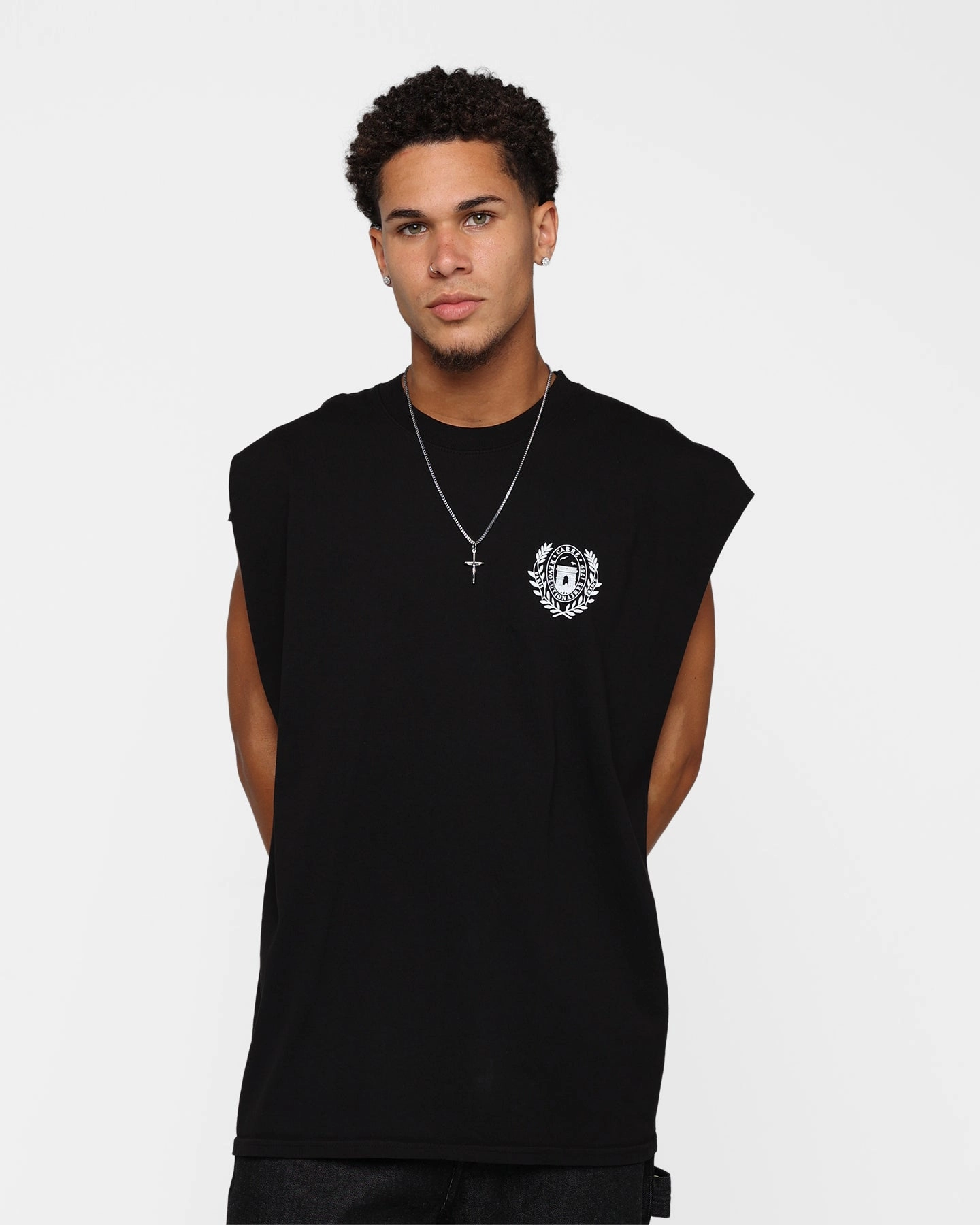 Easy to Style Essential Clothing Carre Wreath Muscle T-Shirt Black