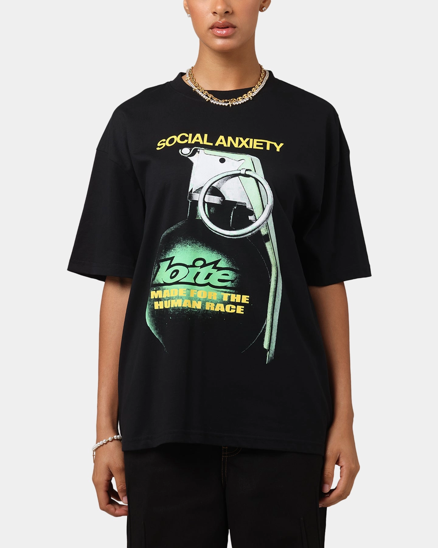 easygoing look Loiter Live Laugh Love Drop T-Shirt Black
