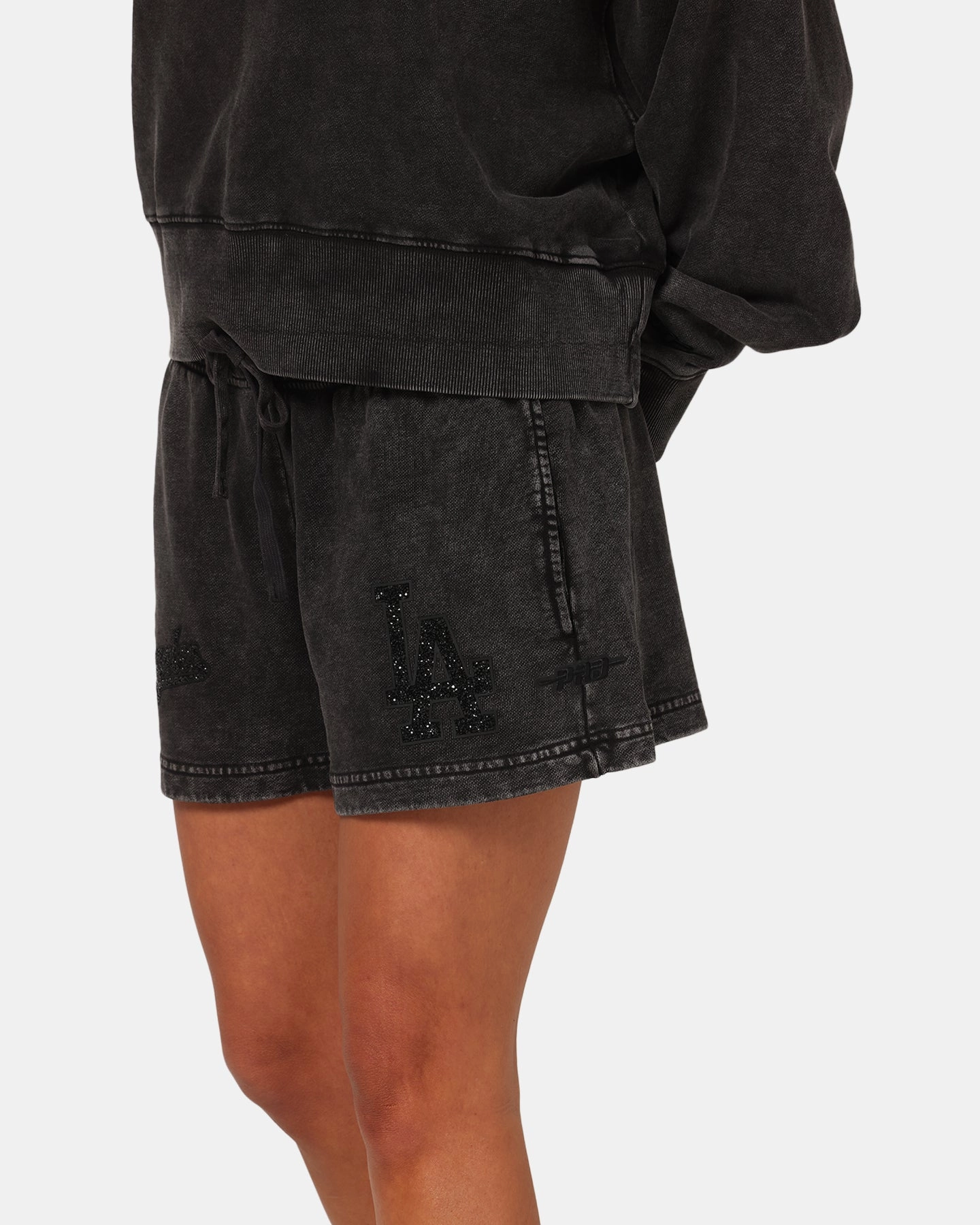 Moisture Wicking Material Pro Standard Women's Los Angeles Dodgers Washed Crystaline Shorts Washed Black