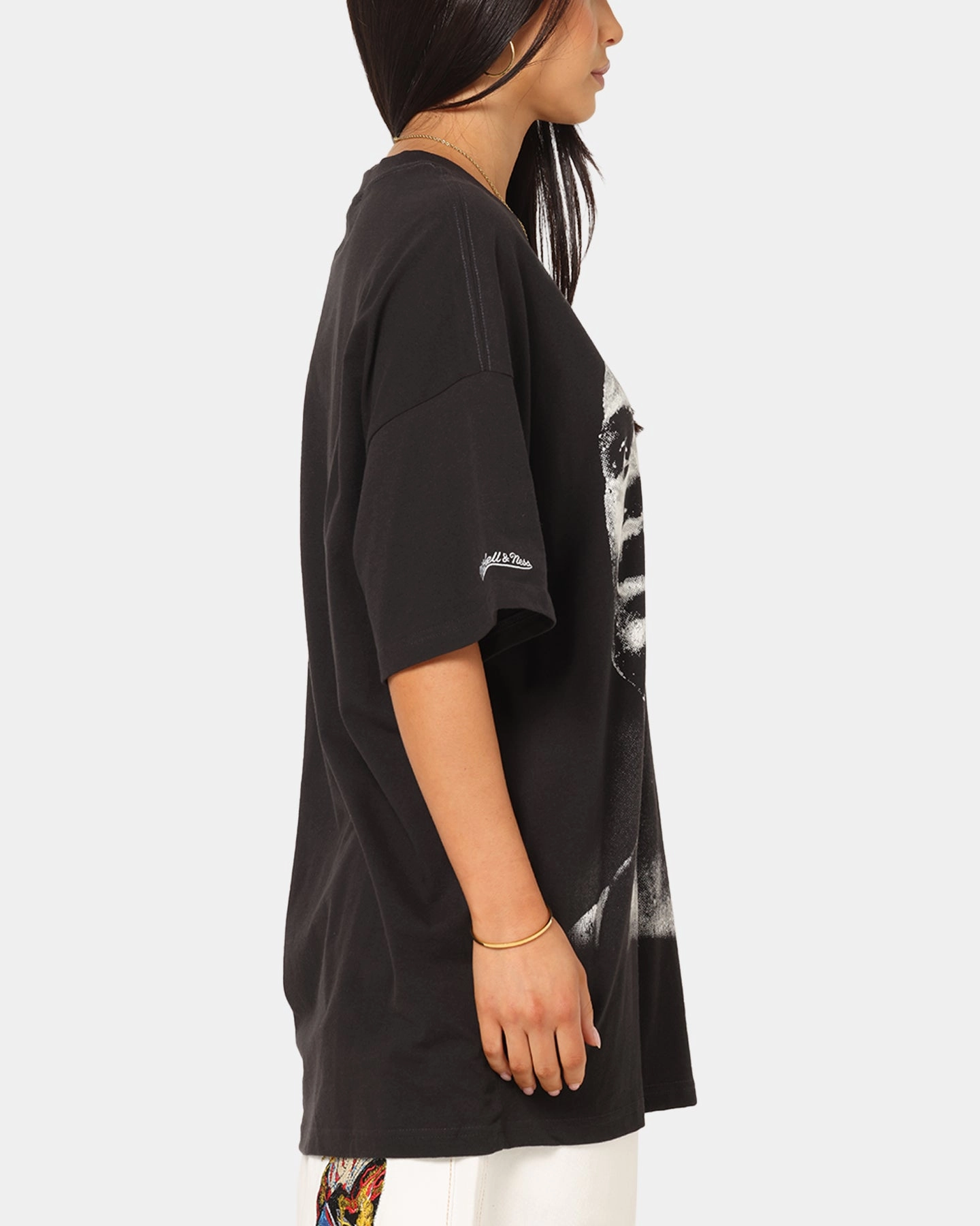 Mitchell & Ness Los Angeles Lakers Shaquille O'Neal Big Head T-Shirt Faded Black Oversized Silhouette Yoga class