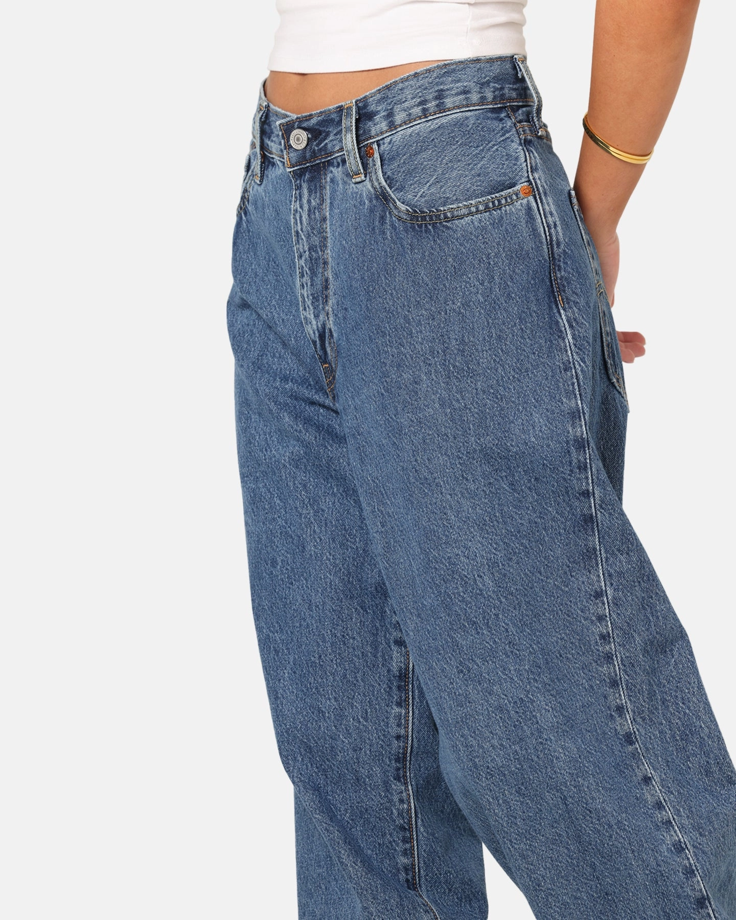 Casual Friday Parent Style Travel Outfit Levi Strauss And Co 578? Baggy Jeans Blue