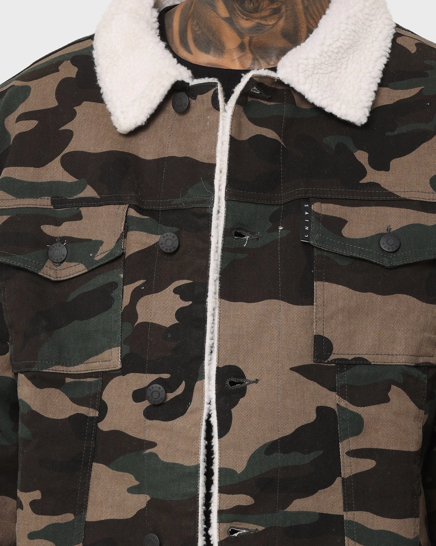 suitable for modeling Saint Morta Camo Sherpa Jacket Camo