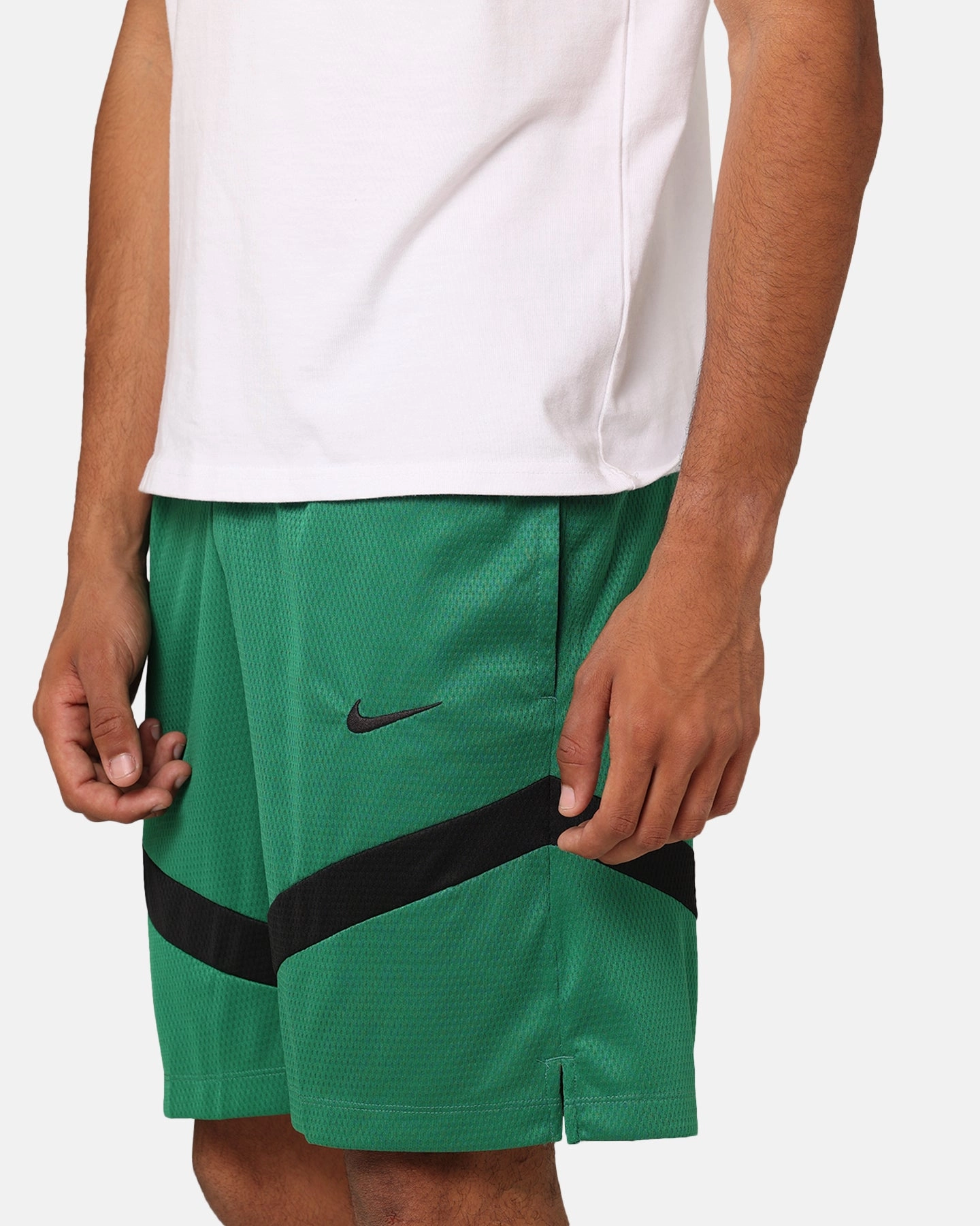 SeamlessConstruction Nike Boston Celtics Dri-FIT Practice Icon  Shorts Clover/Black