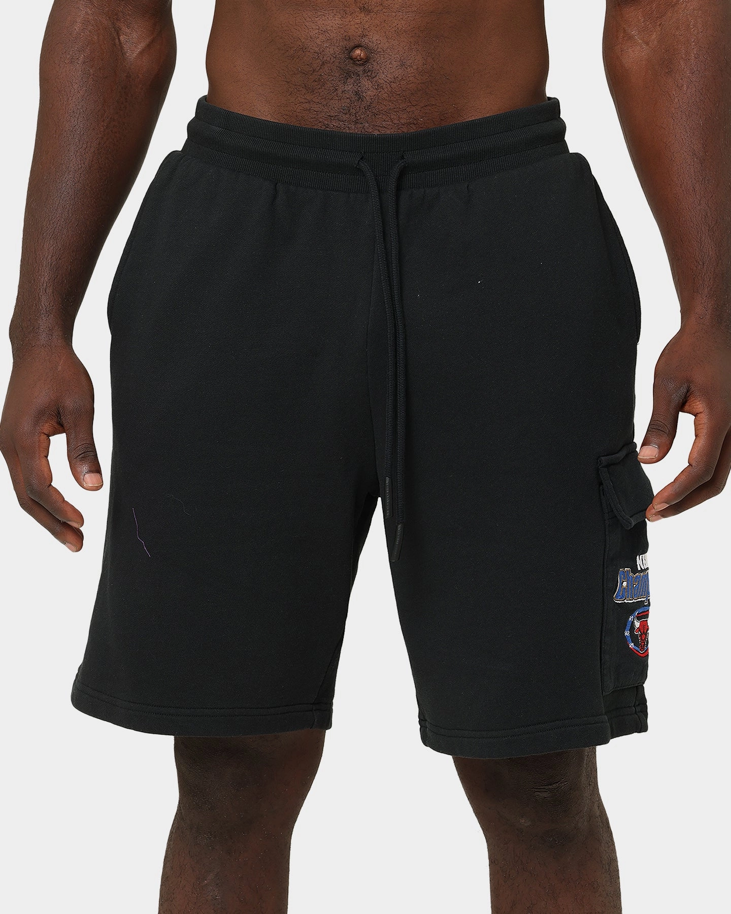 fitness enthusiasts Mitchell & Ness Chicago Bulls Cargo Shorts Black