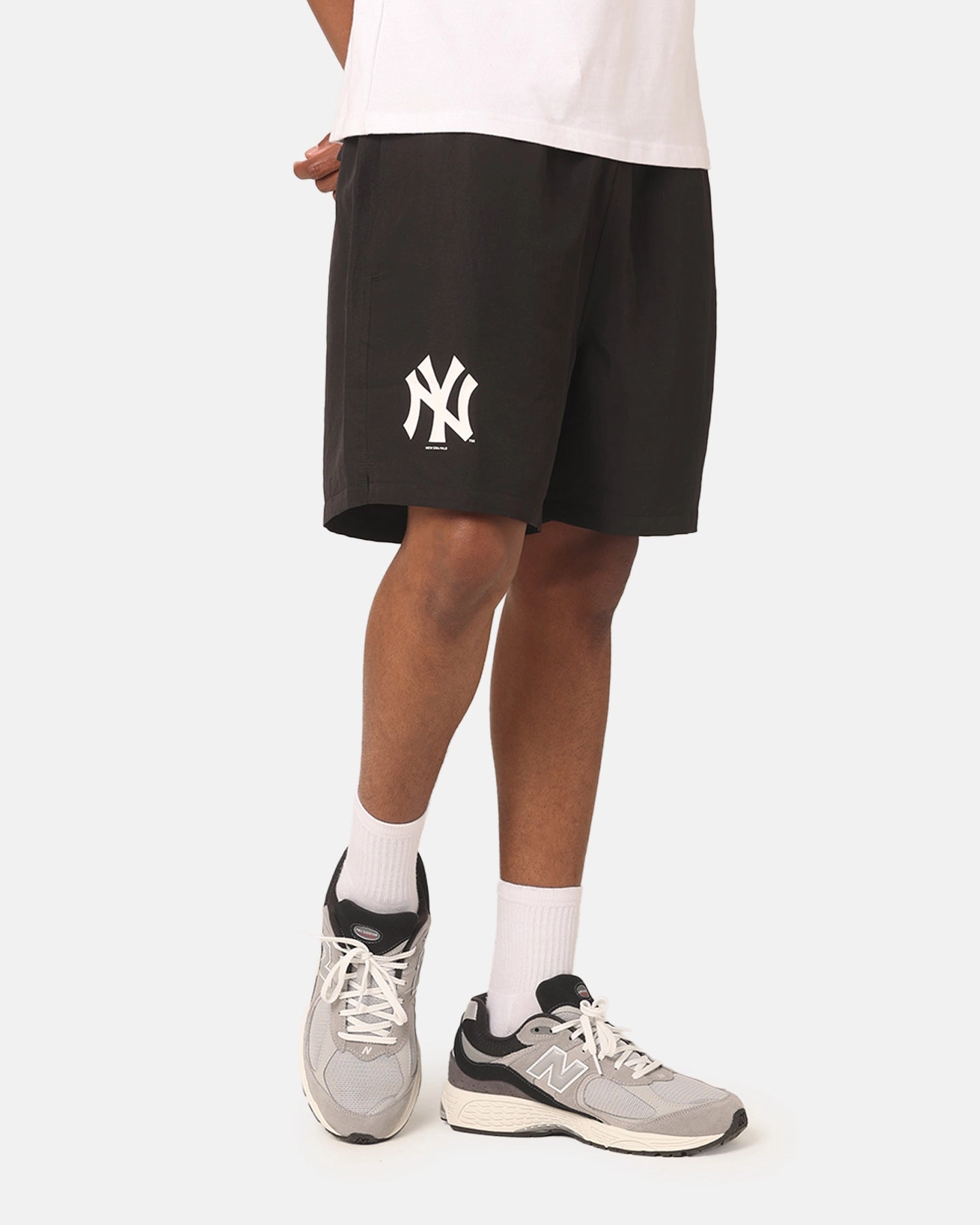 New Era New York Yankees Woven Shorts Black Silk Touch