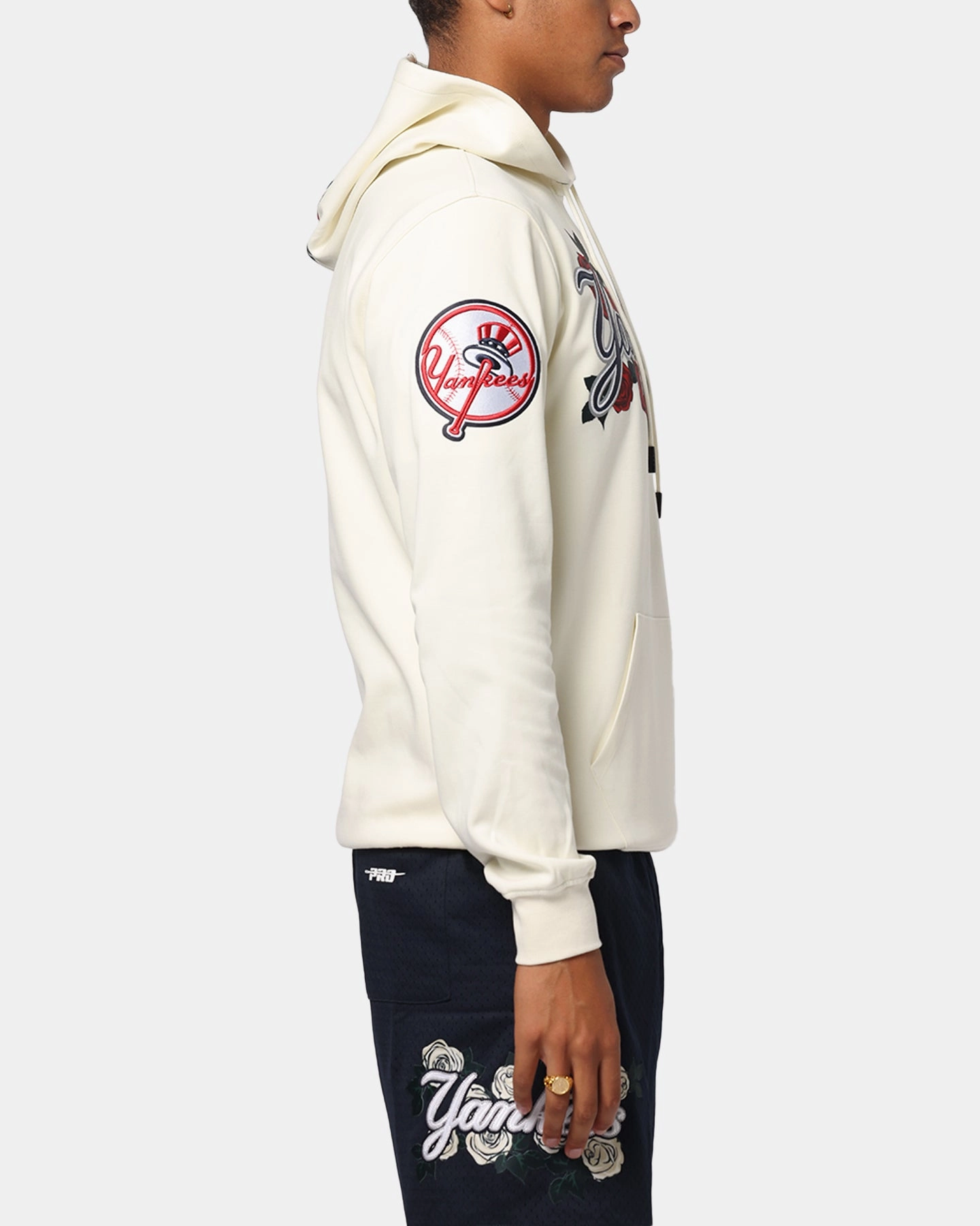 low - density storage High Energy Return Fabric Pro Standard New York Yankees Roses Pullover Hoodie Eggshell