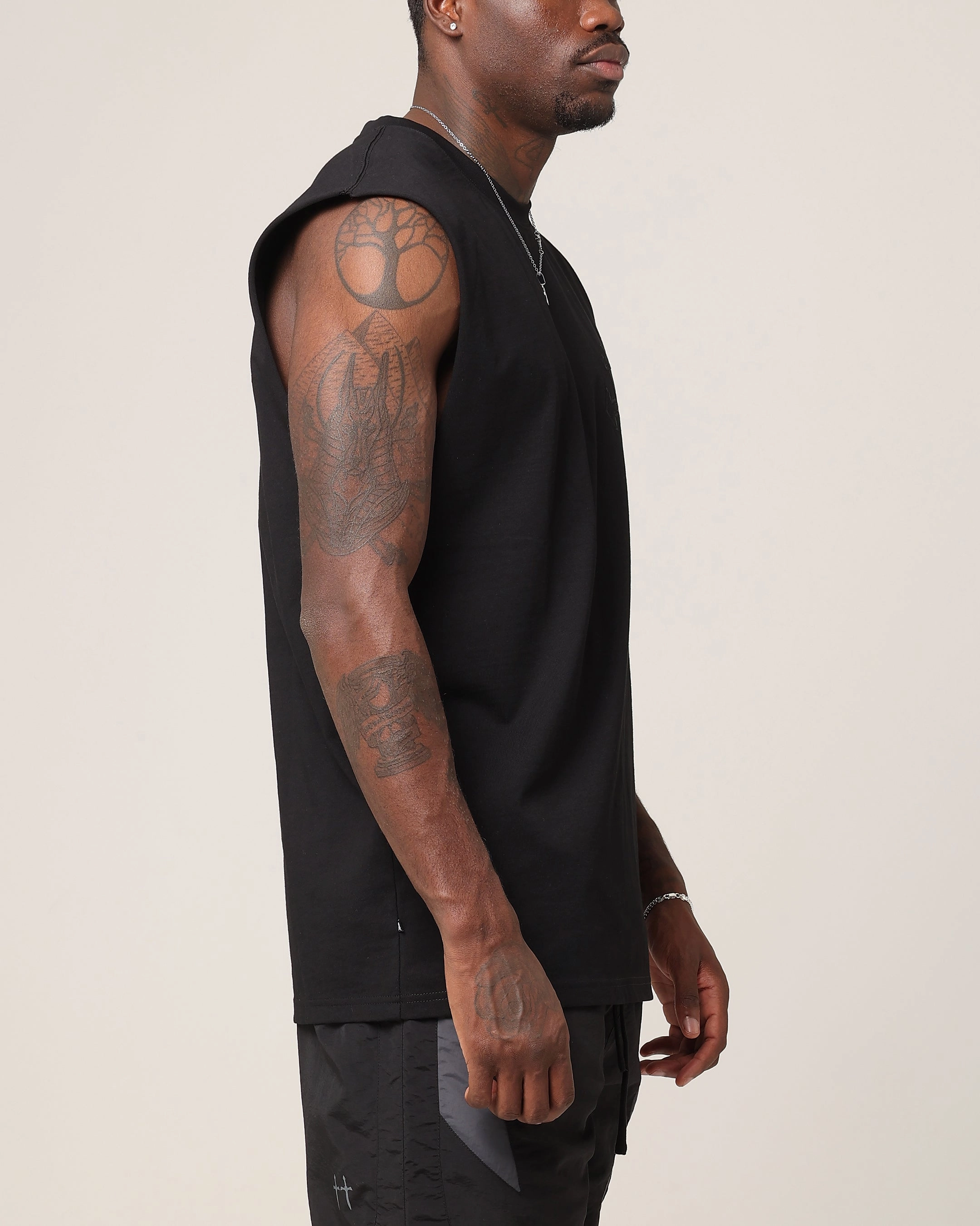 Moisture Management Saint Morta Sorrows Oversized Muscle T-Shirt Black
