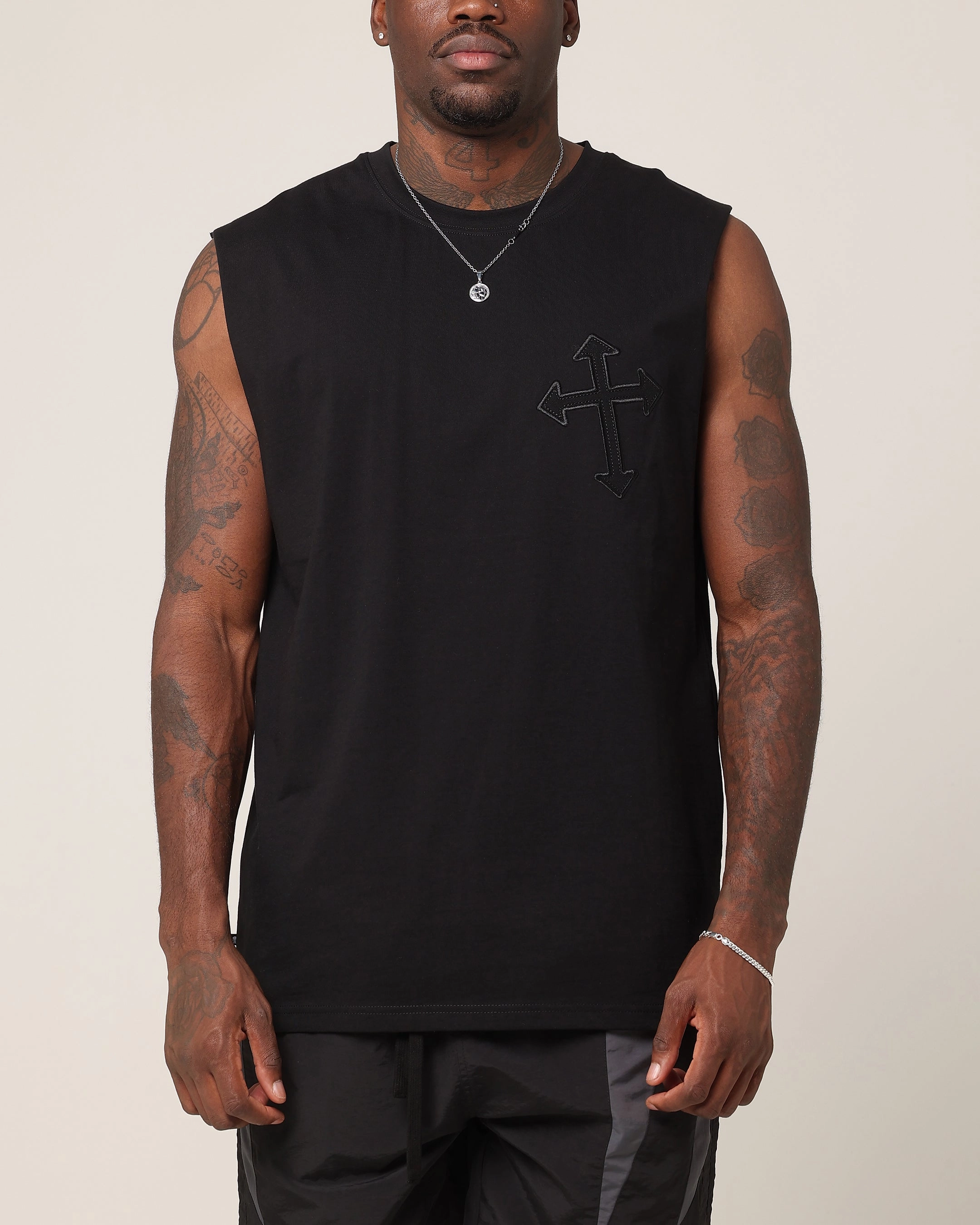 Casual Layer StretchFabric Saint Morta Sorrows Oversized Muscle T-Shirt Black