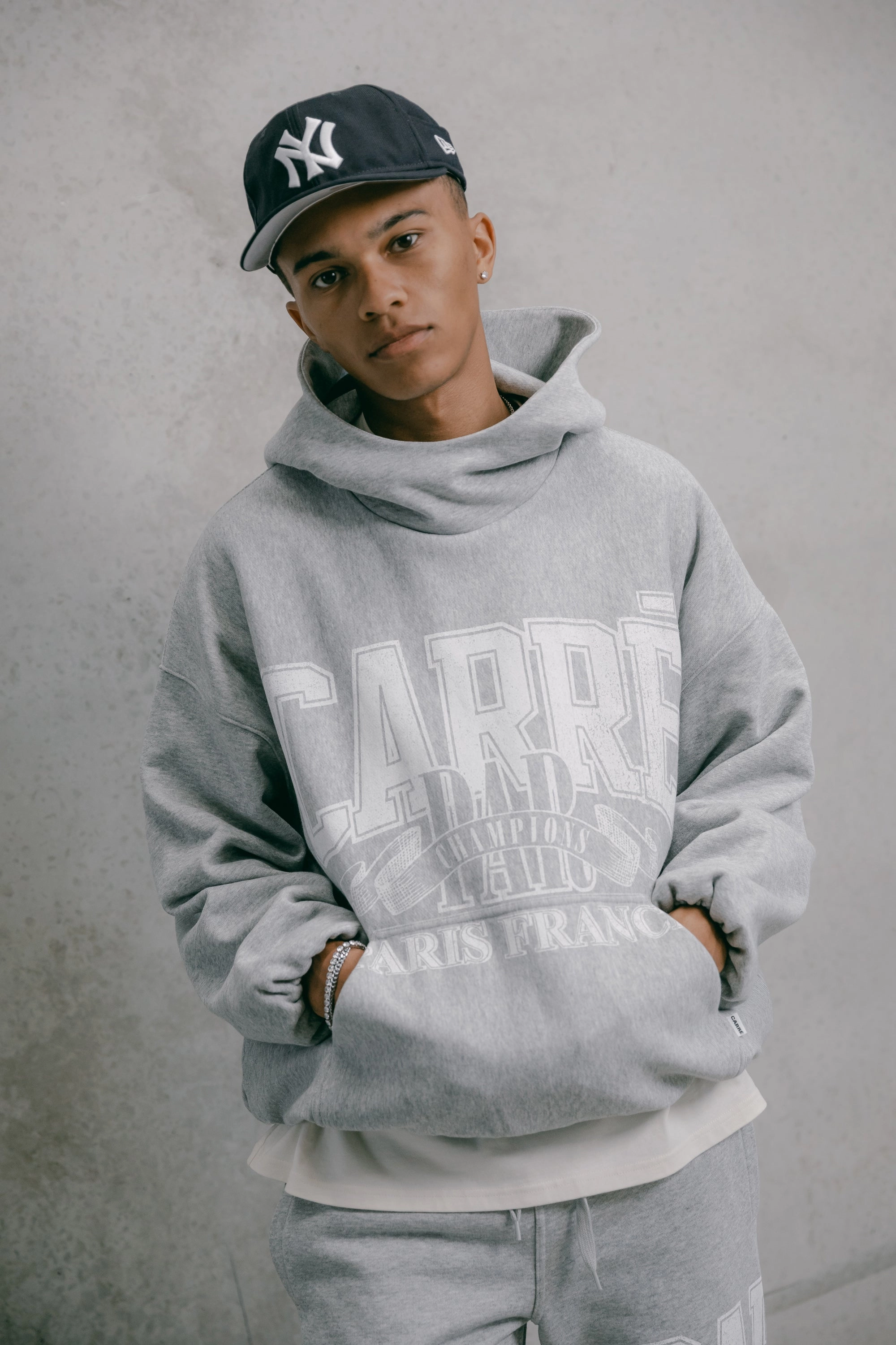 Assignment middle aged people Carre Champs Oversized Superior Hoodie Grey Marle