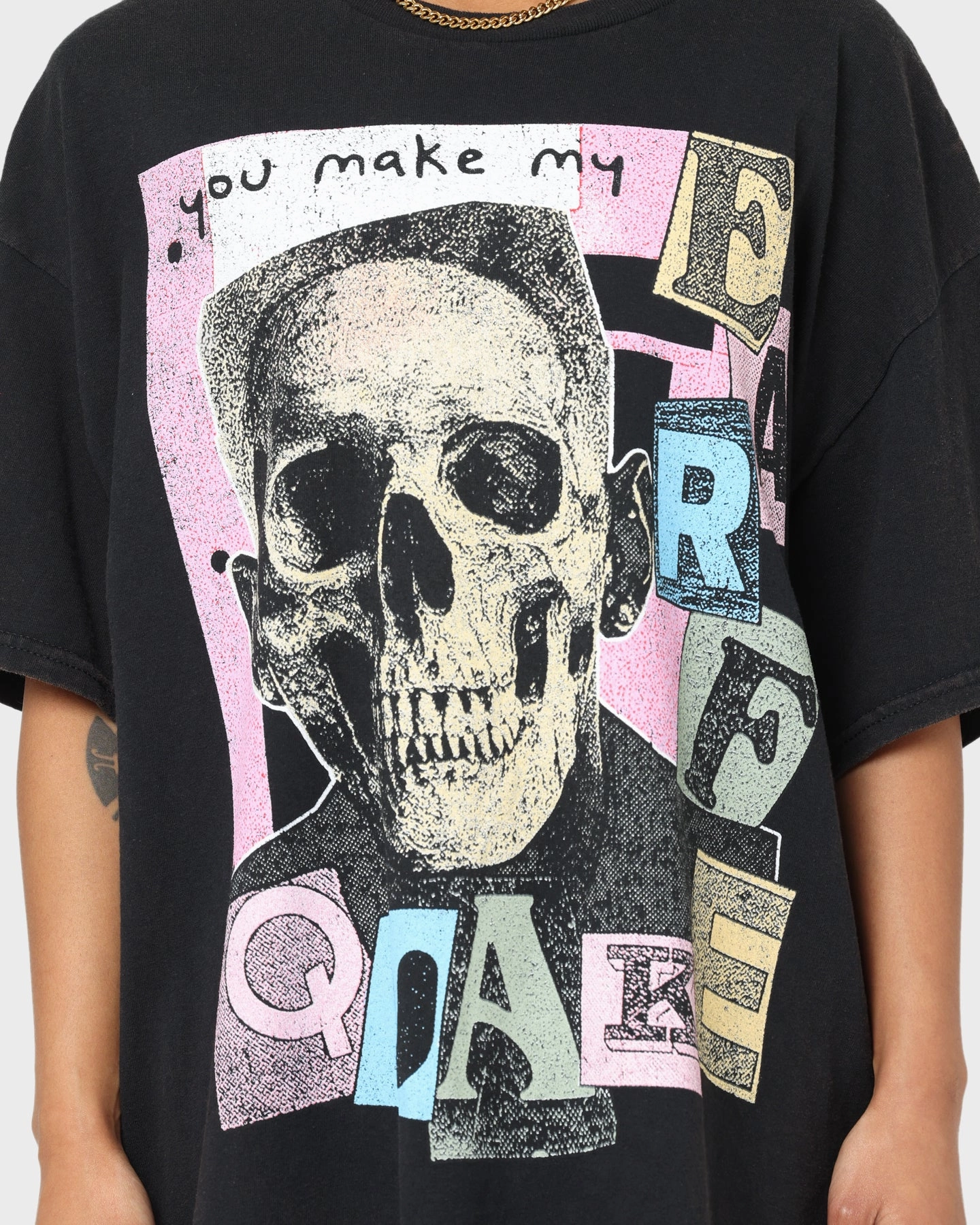 Festival wear Wide Neck Opening Goat Crew Earfquake Skull Vintage T-Shirt Black Wash