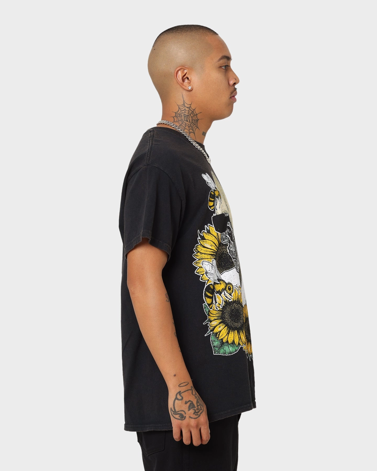 Minimal Comfort Unisex Goat Crew Flower Skull Vintage T-Shirt Black Wash