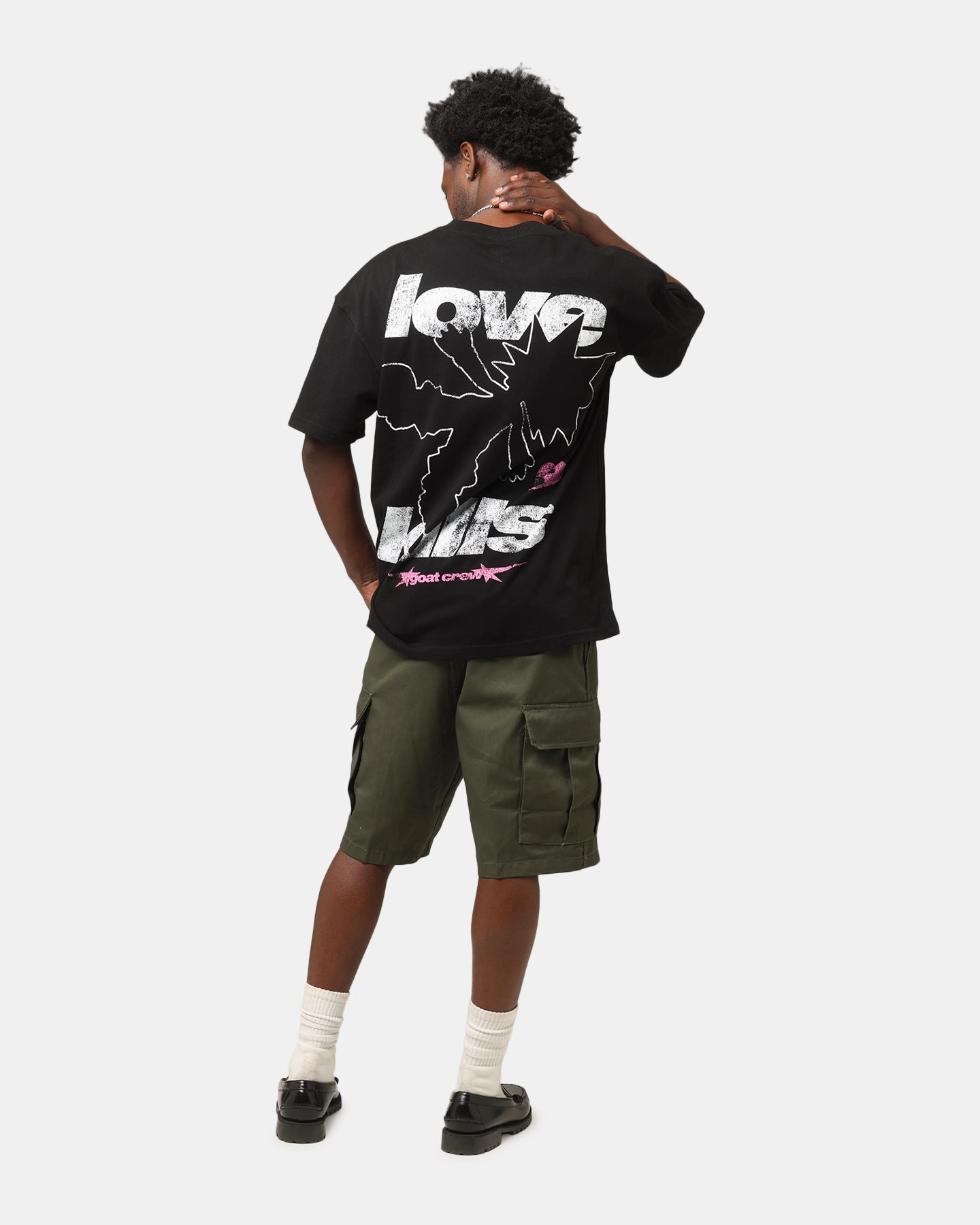 Fun and Playful Curved Hem Goat Crew Love Kills T-Shirt Black