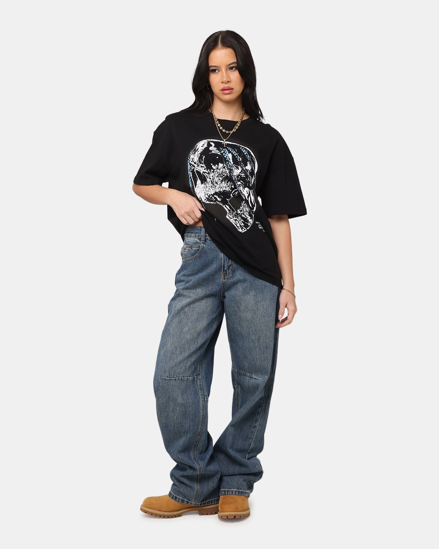 Scoop neck femininity Goat Crew Utopia T-Shirt Black