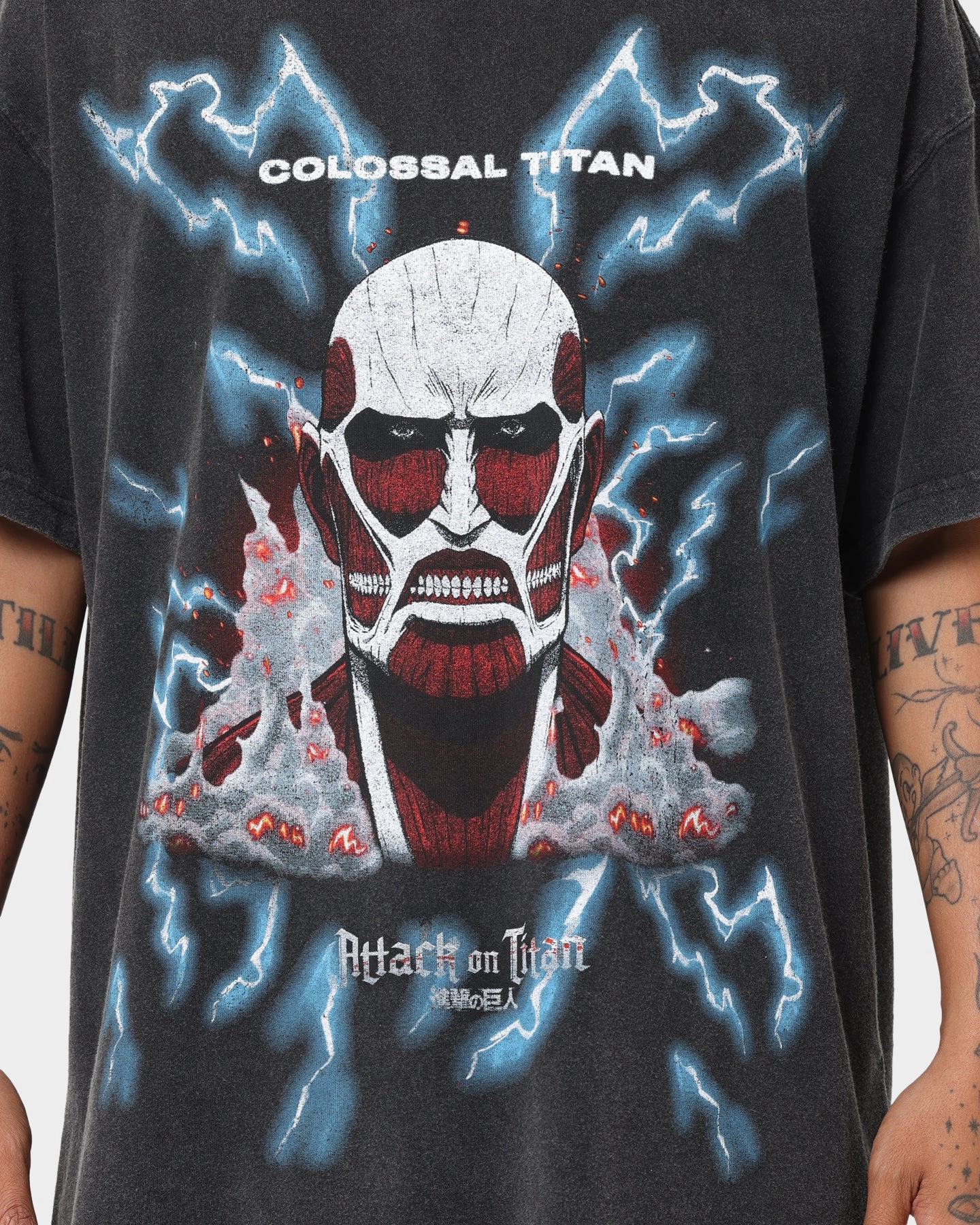 Goat Crew X Attack On Titan Colossal Titan Vintage T-Shirt Vintage Black Sporty Look