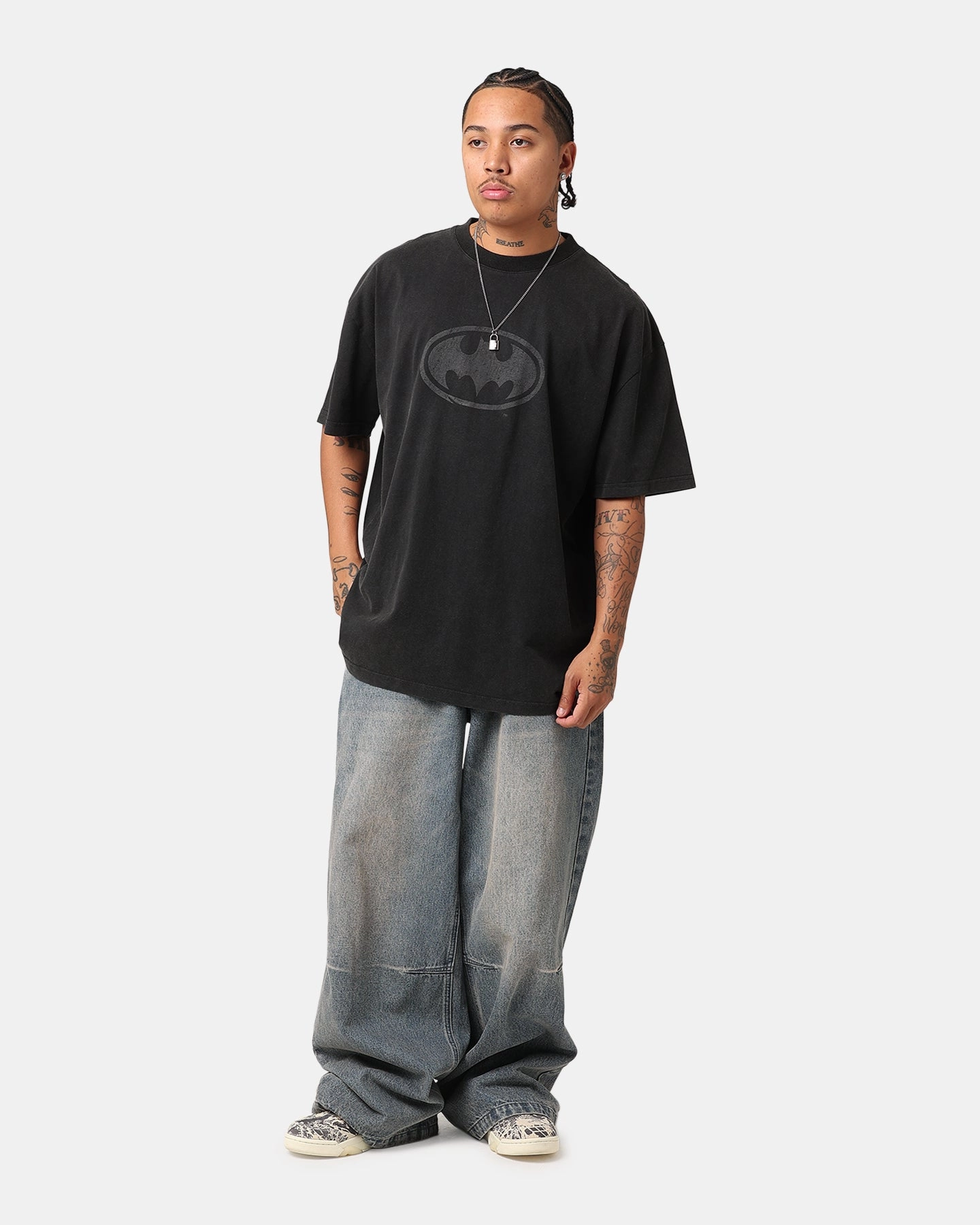Chilly Day Essentials Effortless Fit Goat Crew X DC Batman Batman Logos Heavy T-Shirt Vintage Black