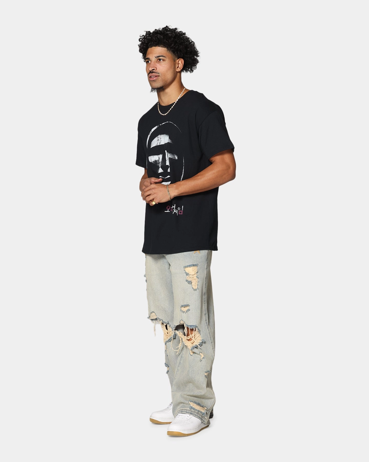 Cool and Chic Minimal Comfort Goat Crew X Squid Game Front Man Vintage T-Shirt Black