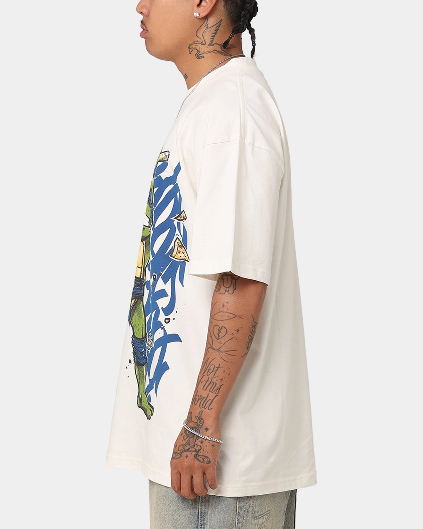 Goat Crew X Teenage Mutant Ninja Turtles Leonardo X Sofles Vintage T-Shirt Off White Chic and Cozy Travel Style Trend