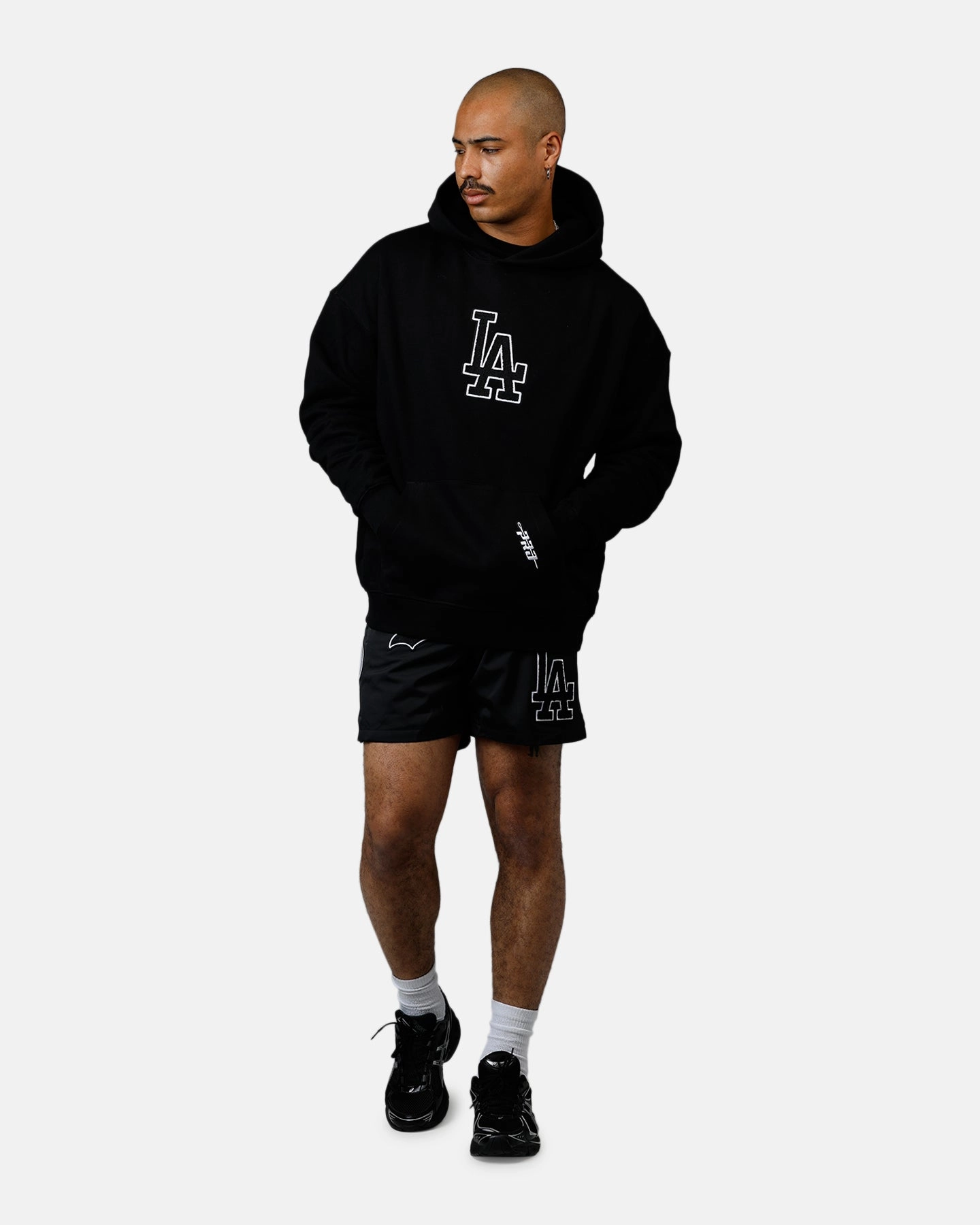 Pro Standard Los Angeles Dodgers Chenille Hoodie Black Non Bulky Design
