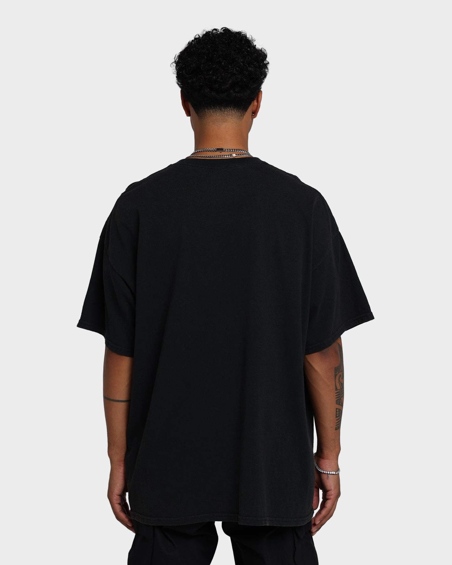 Modern Simplicity UltraSoftBrushedInterior Goat Crew Reasons To Be Happy Vintage T-Shirt Black Wash
