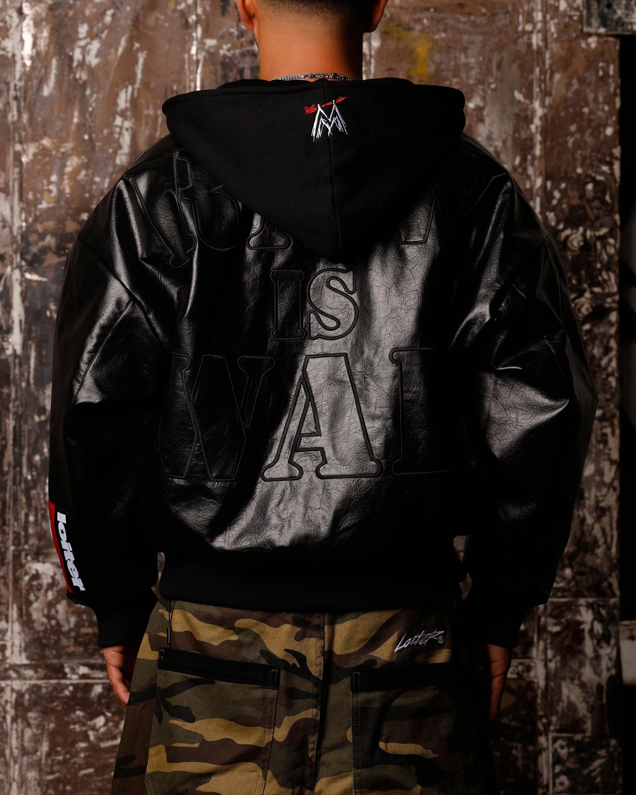 variety Noise Free Movement Loiter X WWE Raw Is War Jacket Black