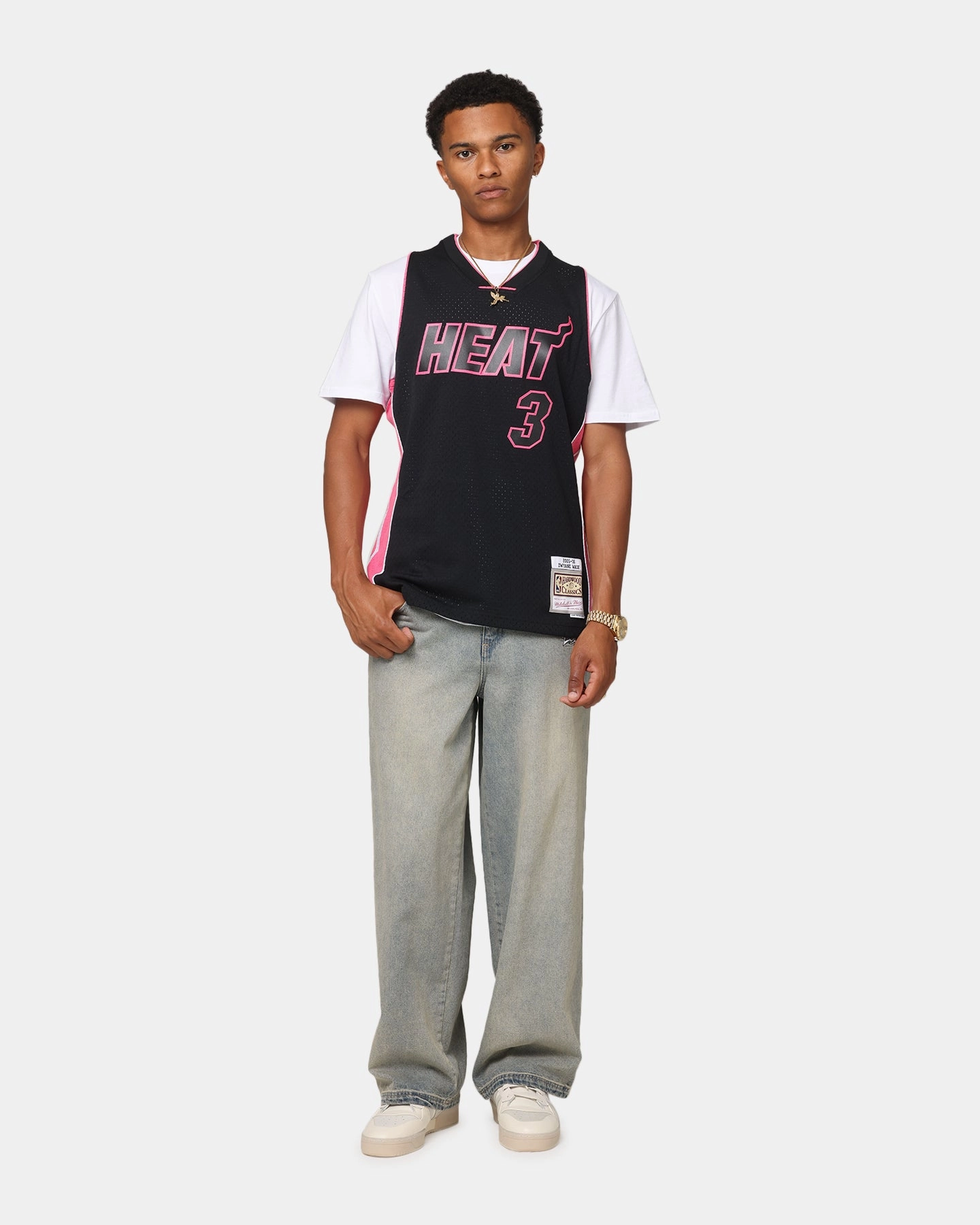 Mitchell & Ness Miami Heat Dwyane Wade 'Volt' 2005 Swing Jersey Black/Pink UV Protection