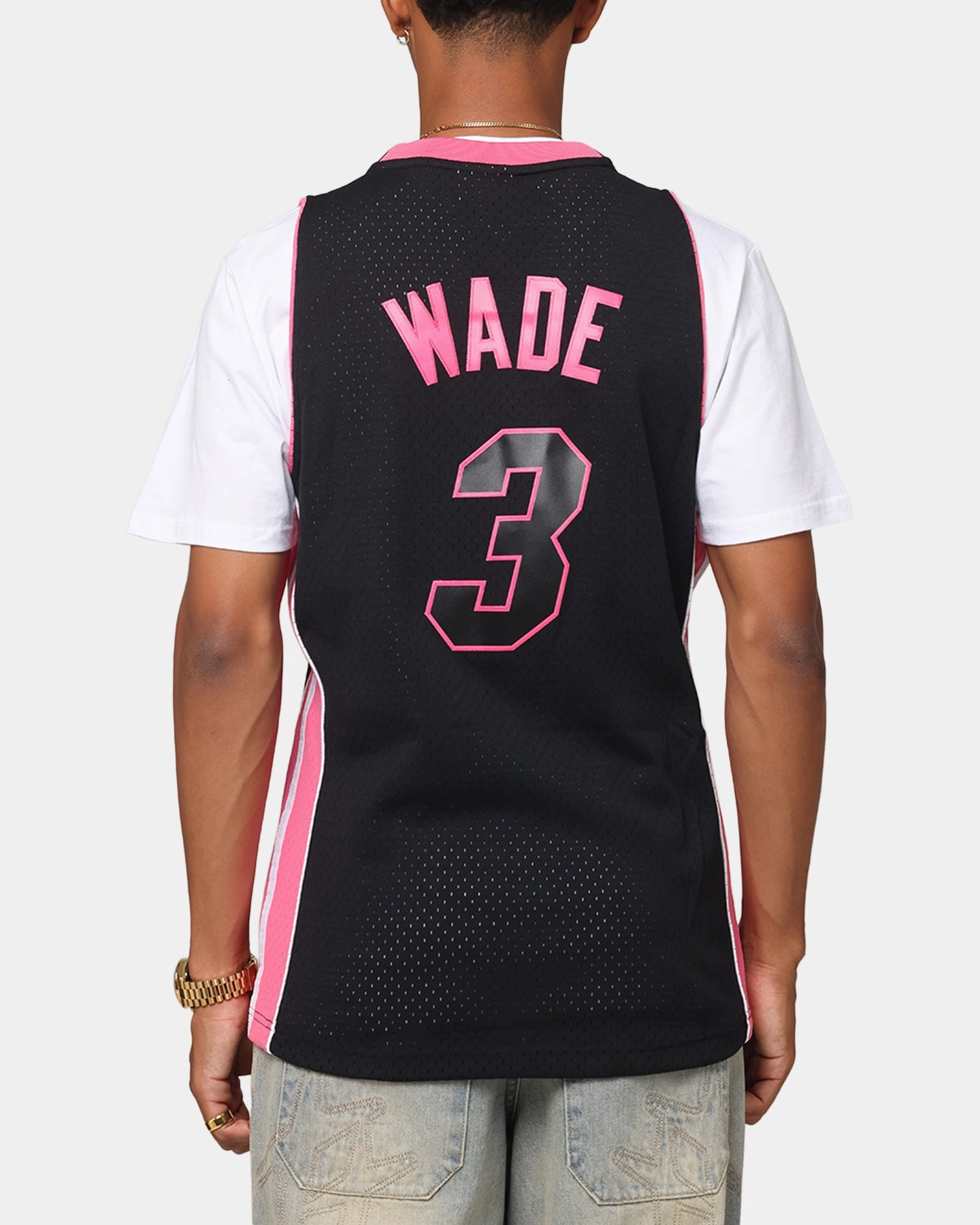 Mitchell & Ness Miami Heat Dwyane Wade 'Volt' 2005 Swing Jersey Black/Pink Moisture Control Fabric Smooth Silicone Gripper