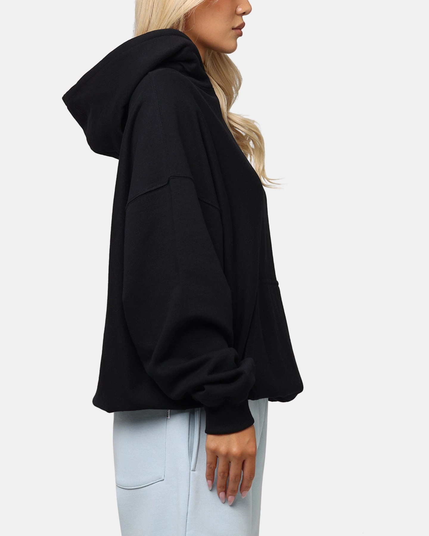 Carre International Hoodie Black Unwind
