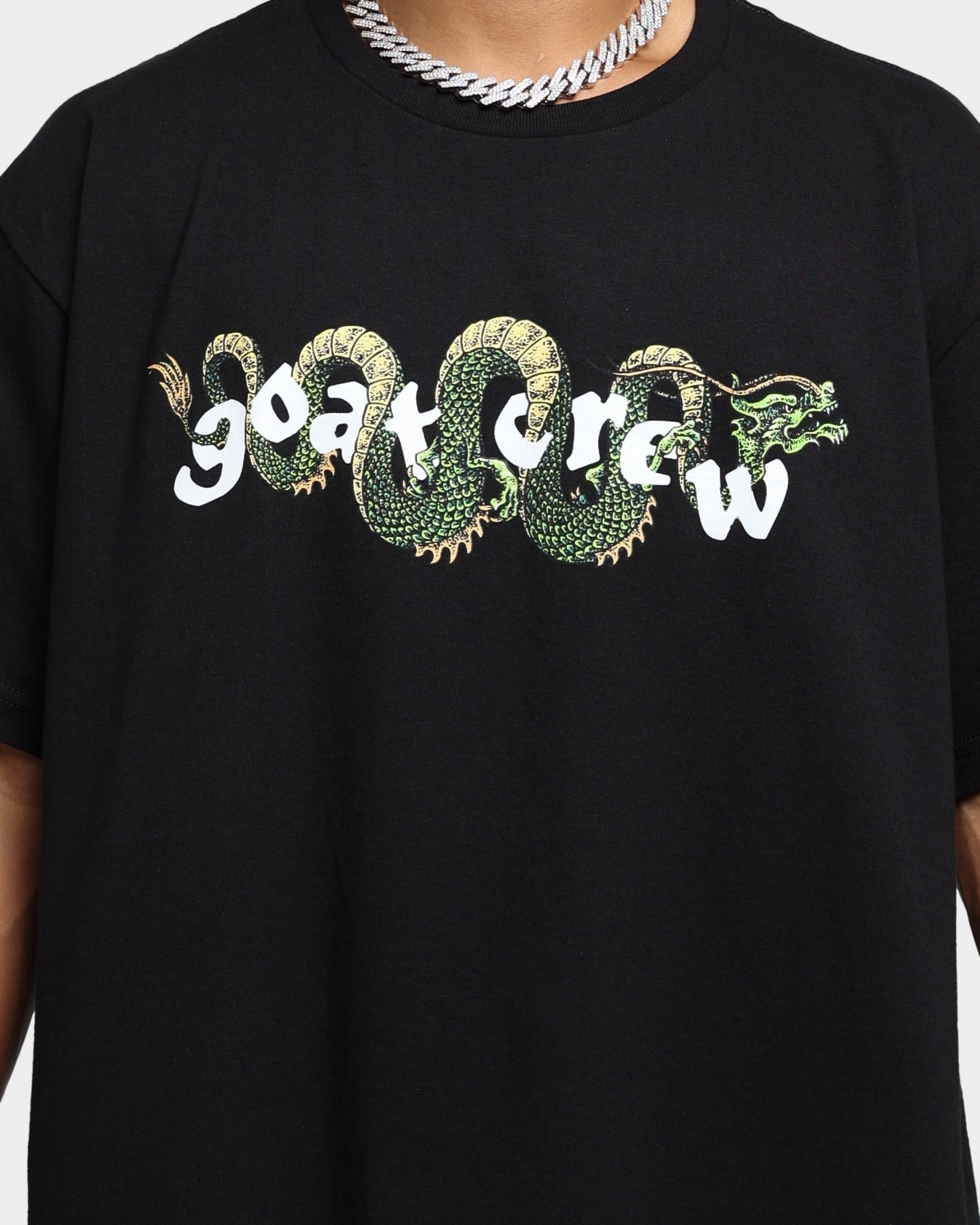 Goat Crew Sleeping Dragons T-Shirt Black Relaxed Comfort Look Light Style