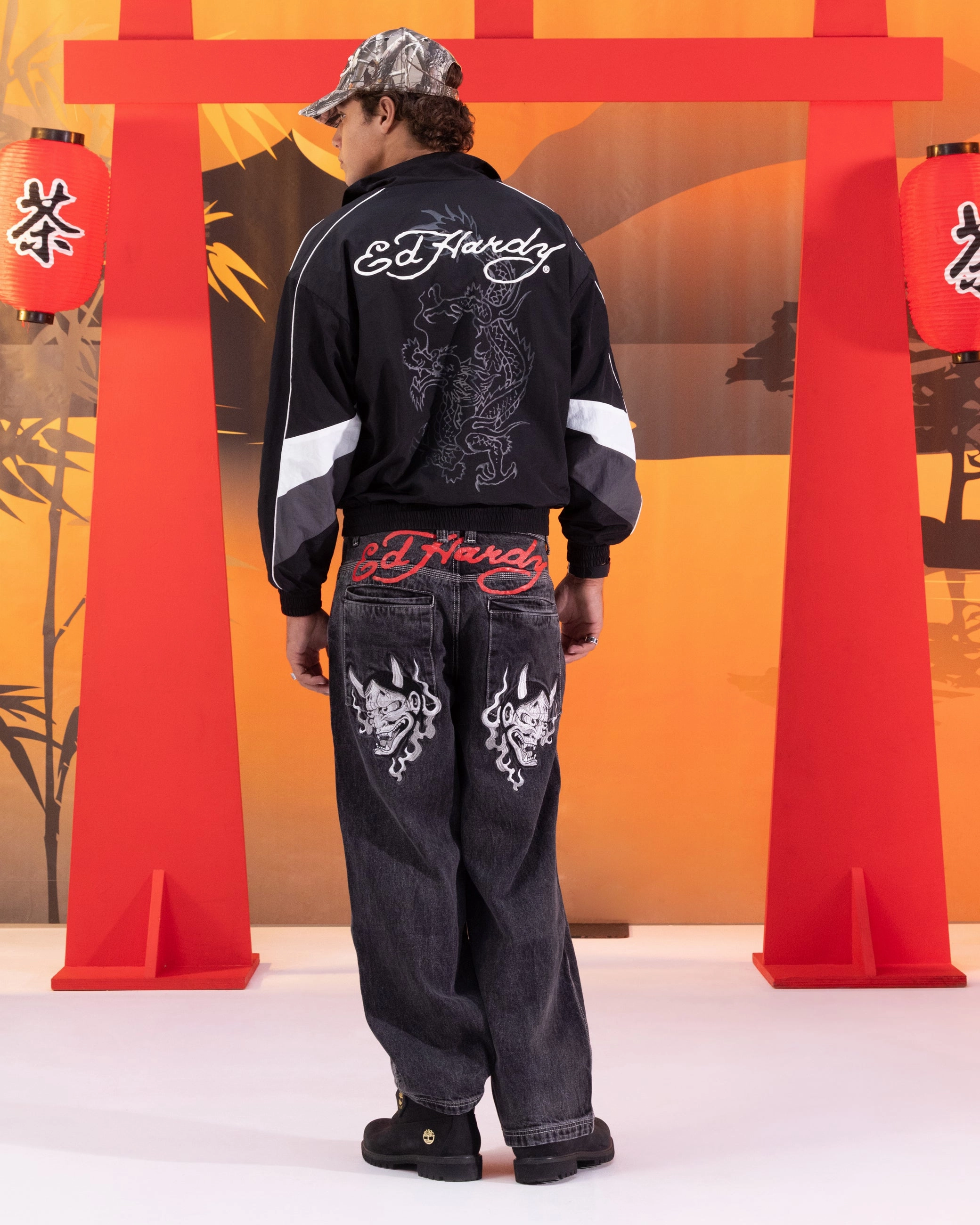 Contacts family trip Ed Hardy Dragon Track Jacket Black