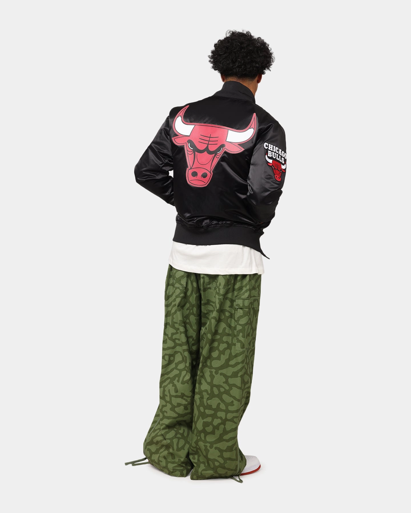 Elegant Eco Friendly Insulation Pro Standard Chicago Bulls Big Logo Satin Jacket Black