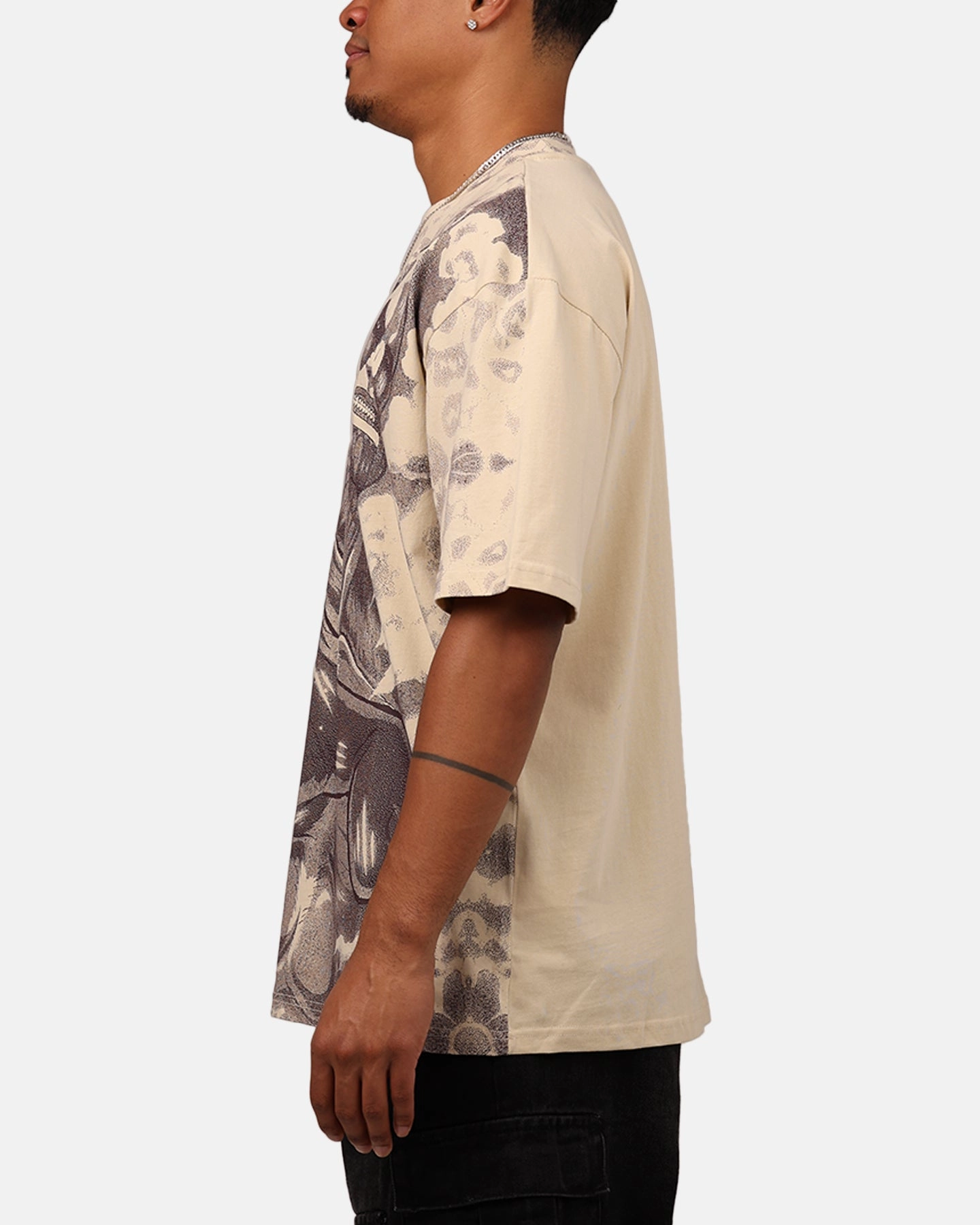 Quality Fabric Athletic Comfort Wear Hypland X Attack On Titan Colossal T-Shirt Chocolate