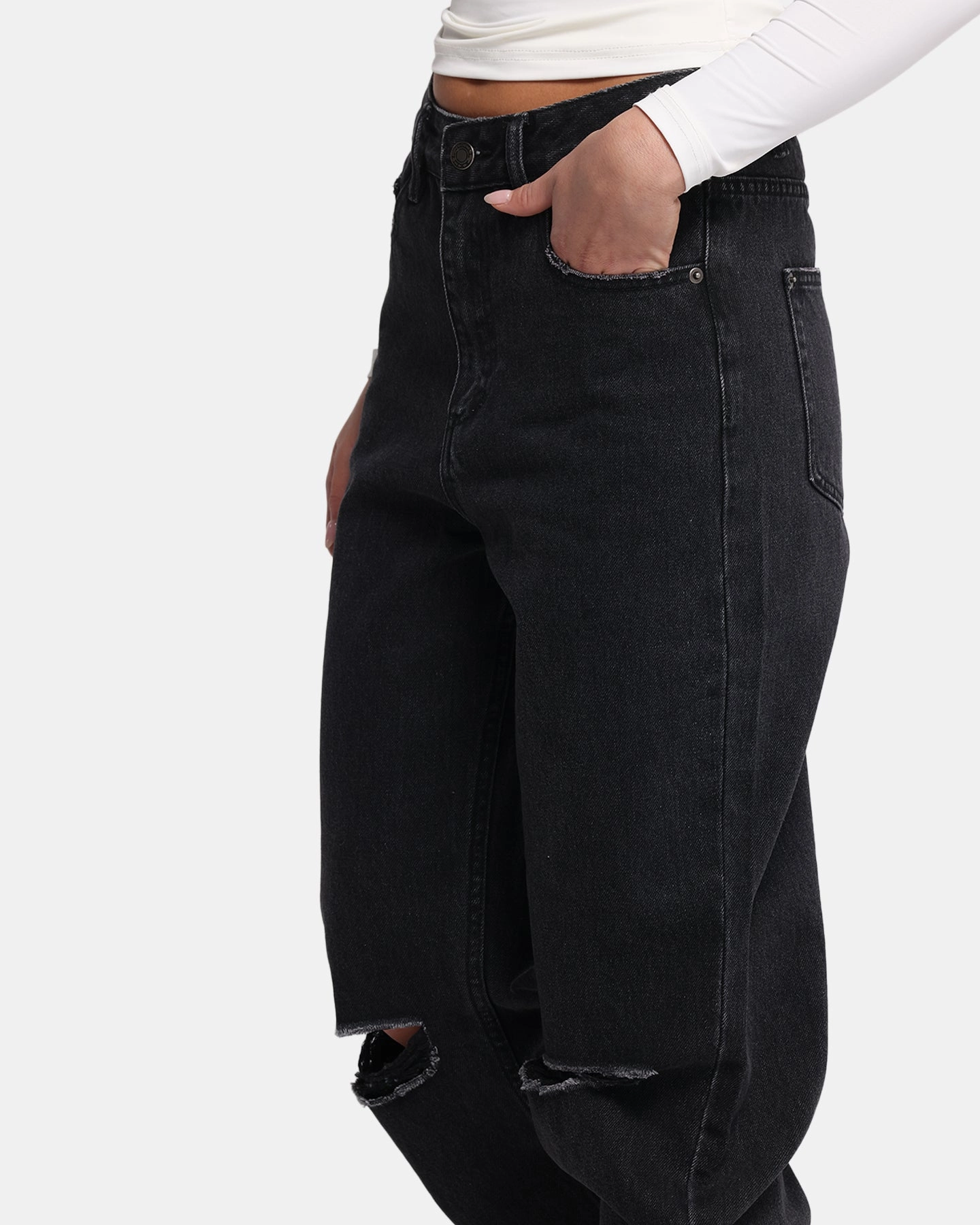 XXIII Women's Straight Leg Jeans Washed Black Neutral Cut Teen Outfit Outdoor Adventure Sunny Vibes