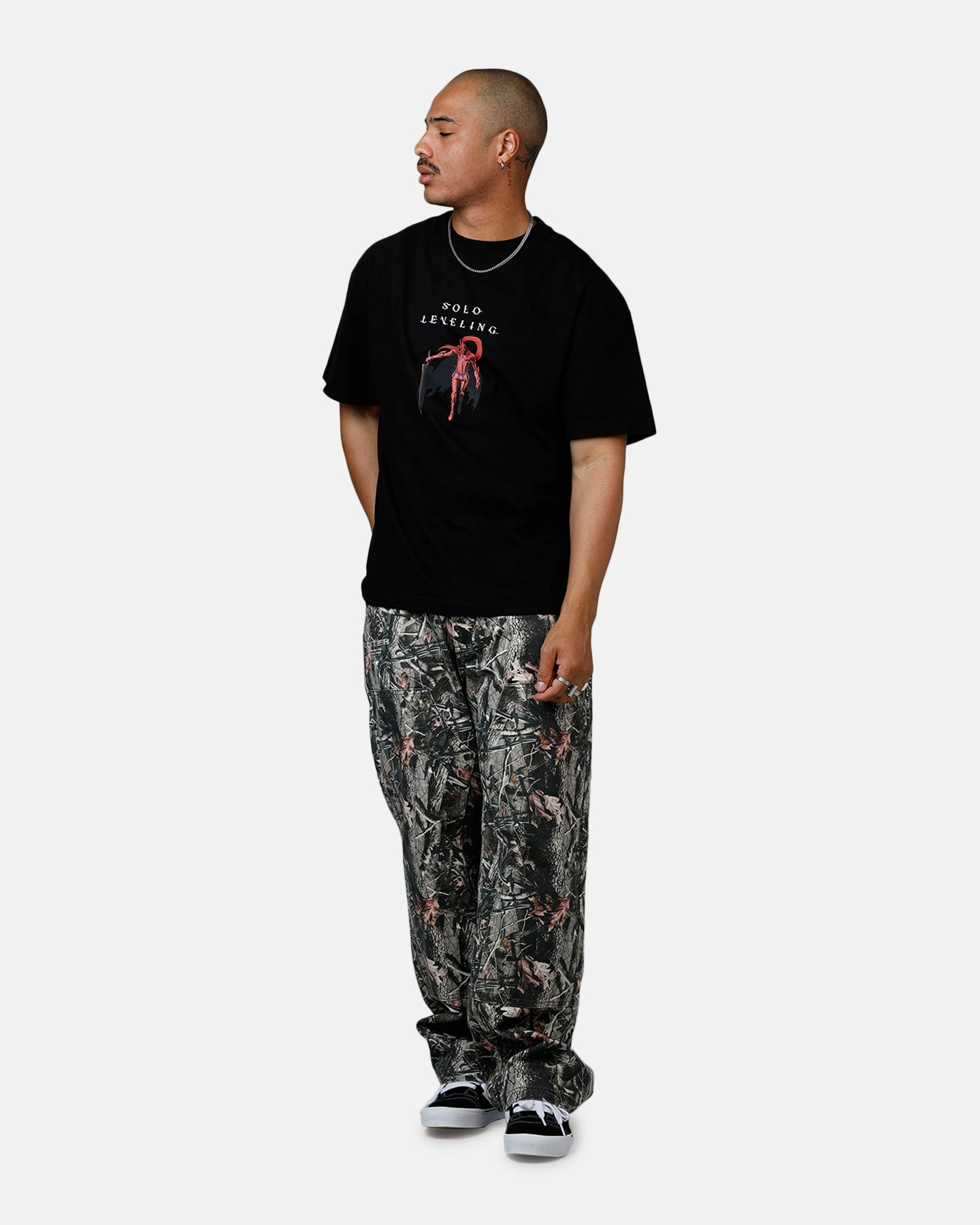Breathable mesh panel Goat Crew X Solo Leveling Igris T-Shirt Black