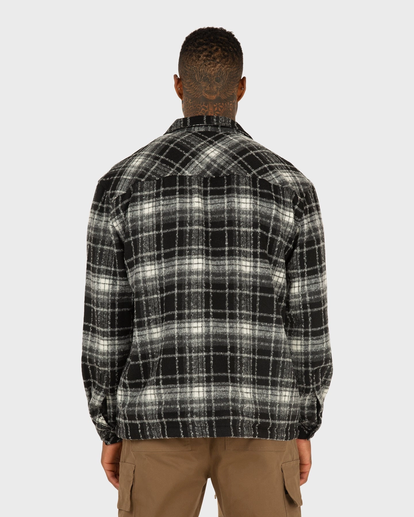 Minimal Look suitable for exercise XXIII Vitus Zip Up Flannel Shacket Black/White