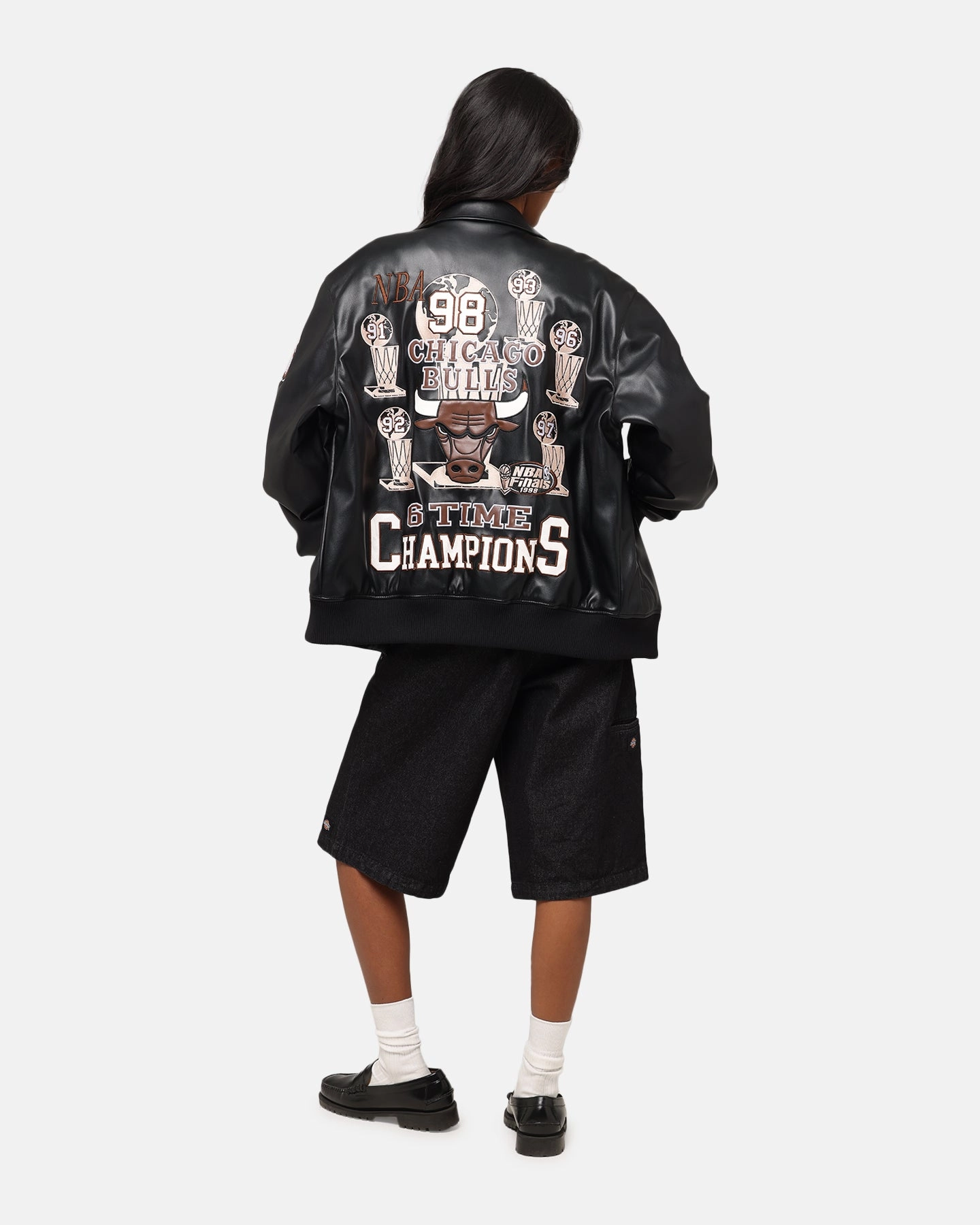 Anti Static Material HeatRegulating Mitchell & Ness Chicago Bulls 6 Time Jacket Black