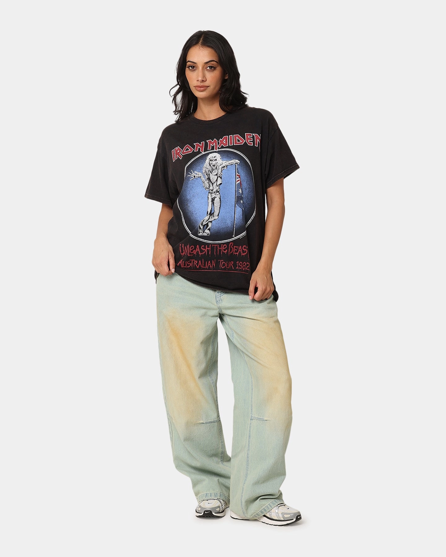 Iron Maiden Unleash Tour Vintage T-Shirt Black Vintage simple design Chilly Day Essentials