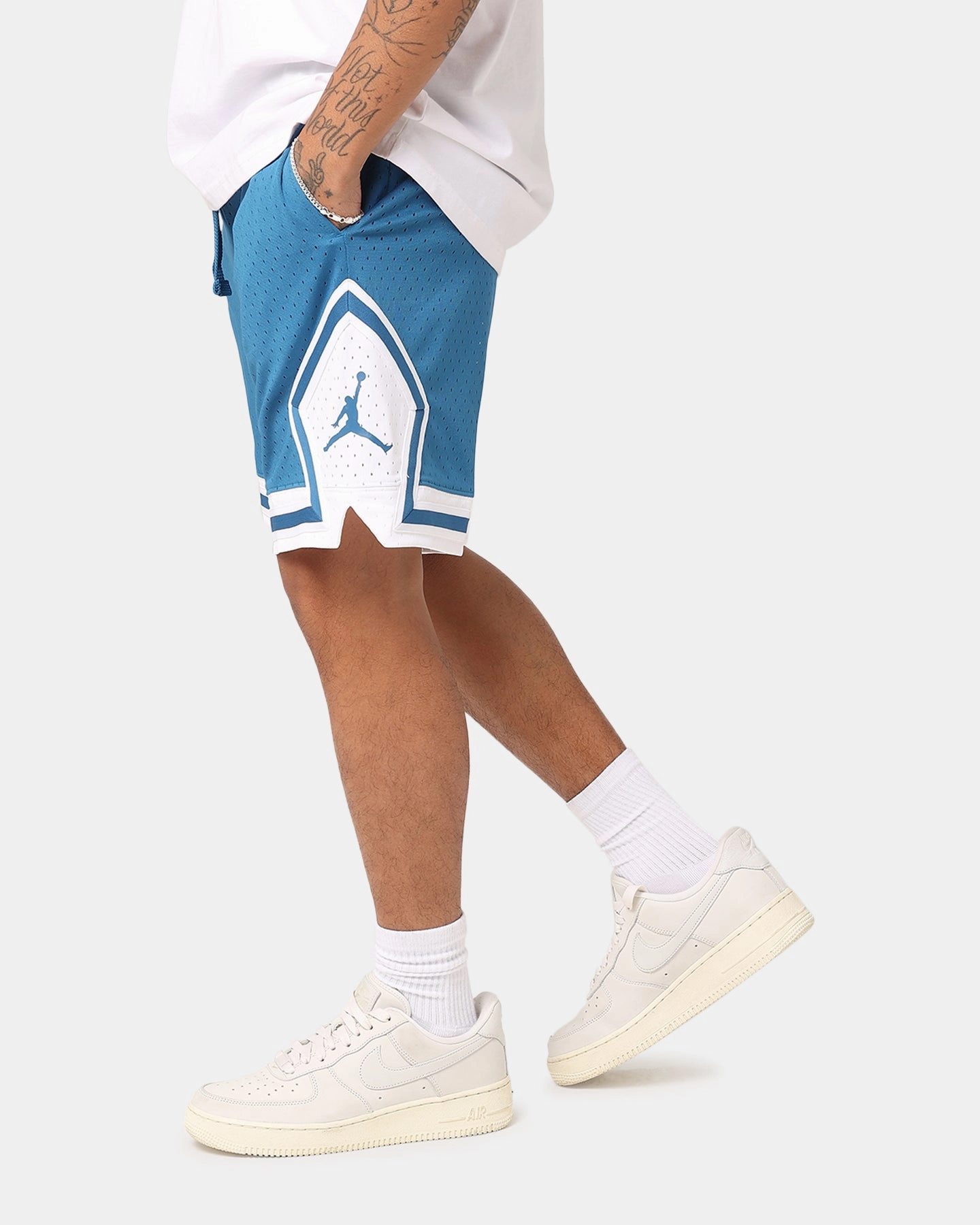 Wrinkle resistant fabric QuickAccessPockets Jordan Dri-FIT Sport Diamond Shorts Industrial Blue