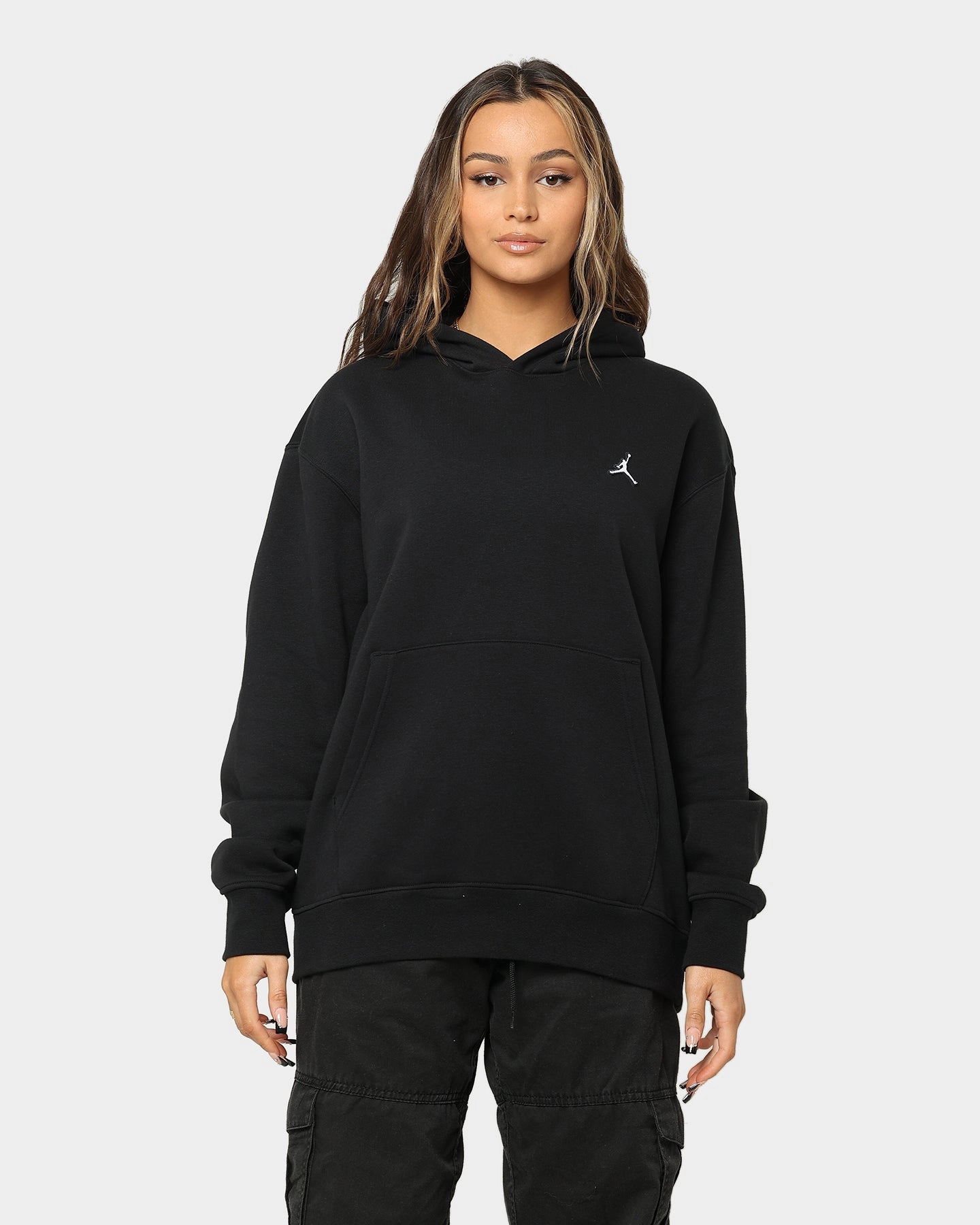 Jordan Essential Fleece Pull Over Hoodie Black/White Practical Layer