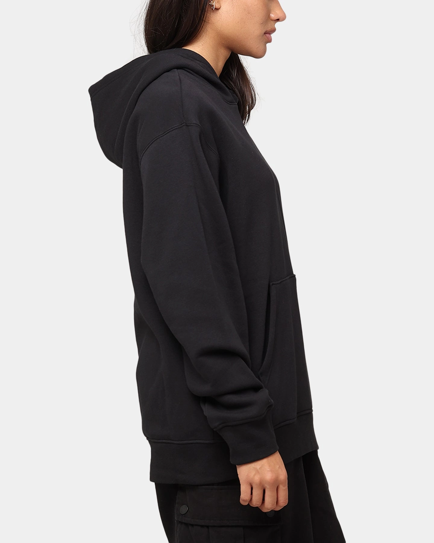 Jordan Essentials Fleece Pullover Black/Black/White Infrastructure Contacts