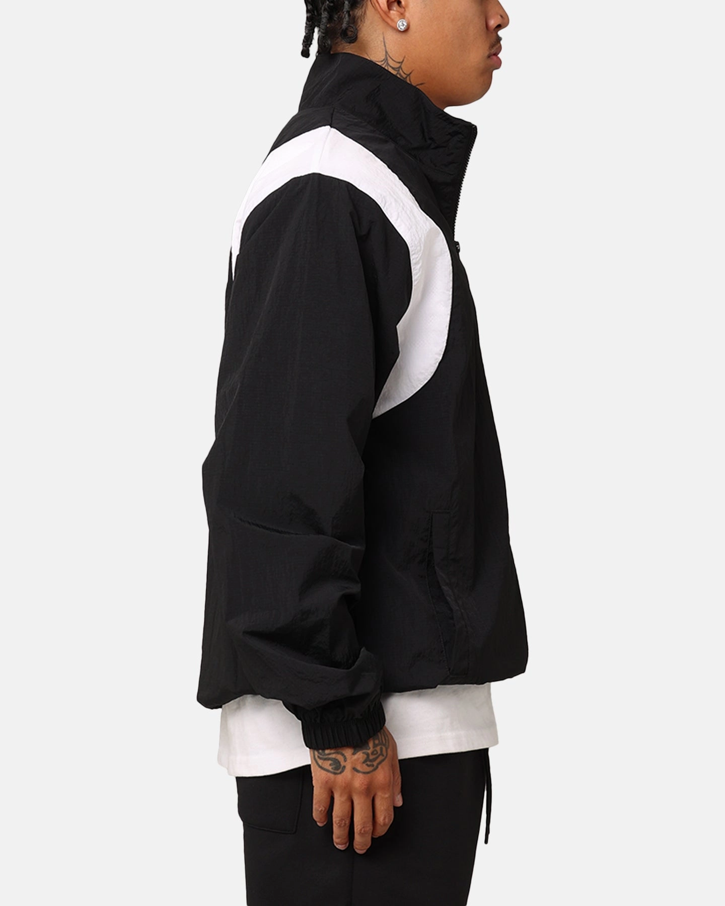 Jordan Essentials Jacket Black/White Streetwear Fashion