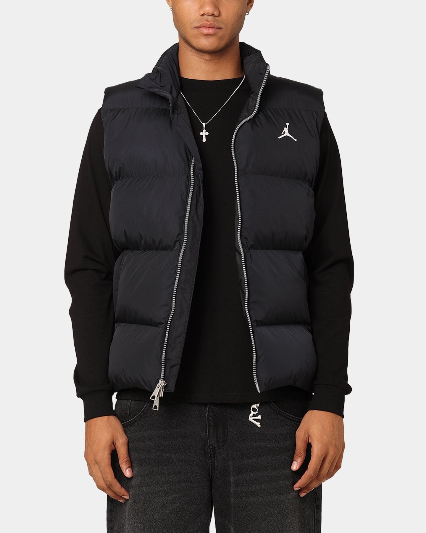 Jordan Essentials Statement Eco Vest Black/Sail investment piece