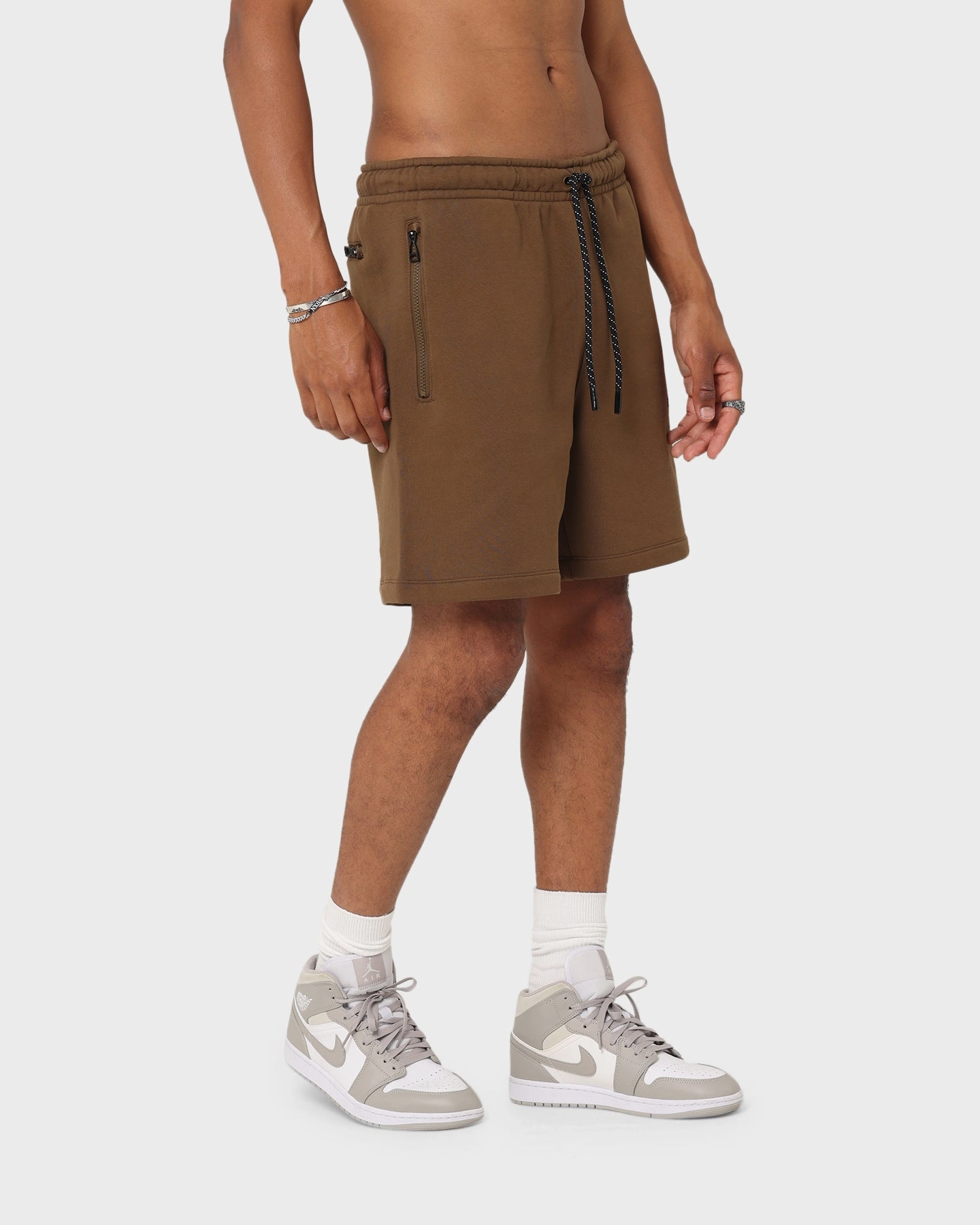 Flexible Hemline Jordan Jordan 23 Engineered Fleece Shorts Light Olive