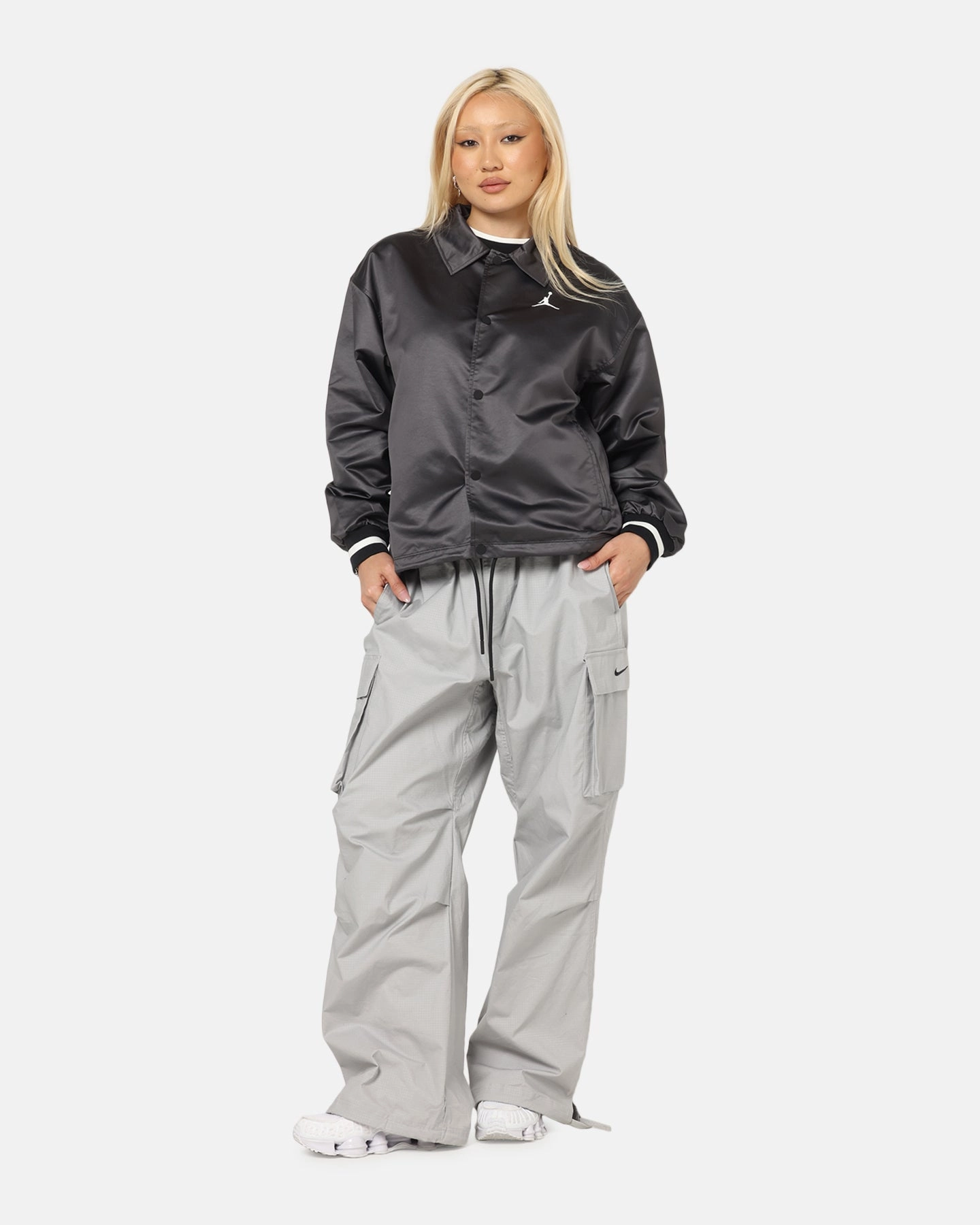 Modern Look Layer Smart Jordan Women's Coaches Jacket Black/Sail