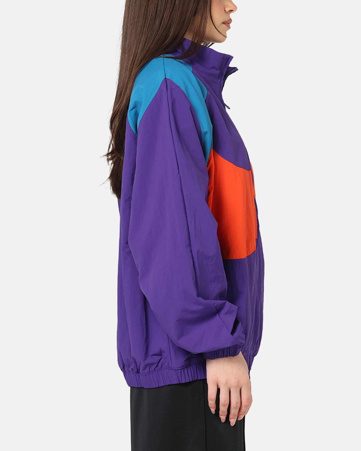 Nike Women's Sportswear Logo Oversized Woven Jacket Court Purple Contoured Fit