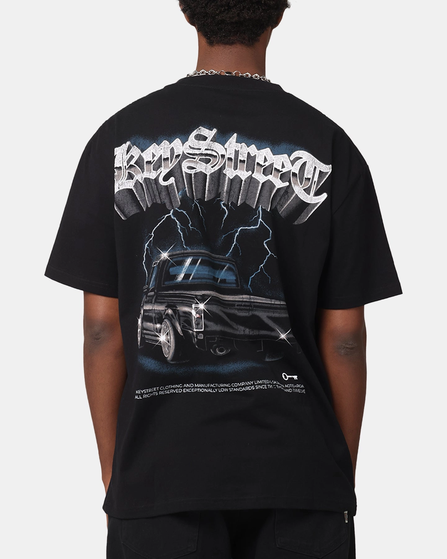 Comfort and Fit Casual Layers Key Street Mini Truck Vintage T-Shirt Black